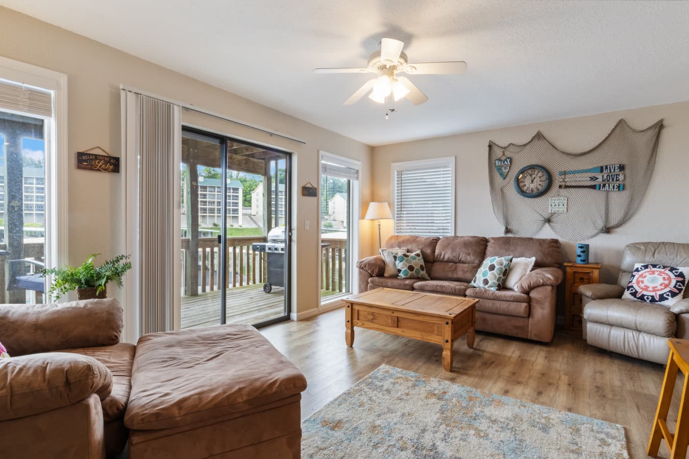 12-71 Southwood Shores Pl 2D - 12.jpg