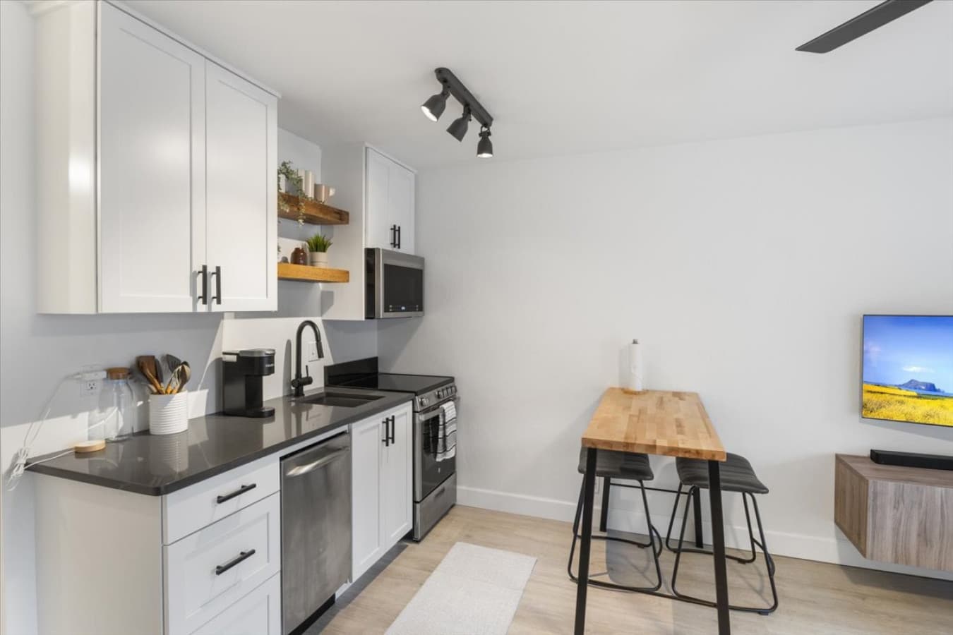 18-159 Southwood Shores Pl 3B - 18.jpg