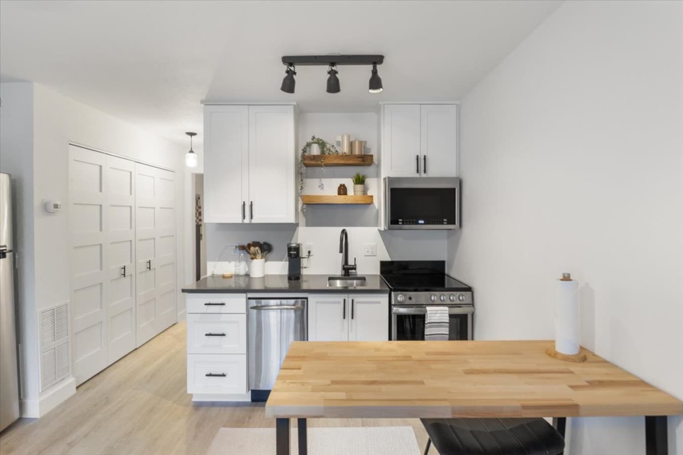 17-159 Southwood Shores Pl 3B - 17.jpg