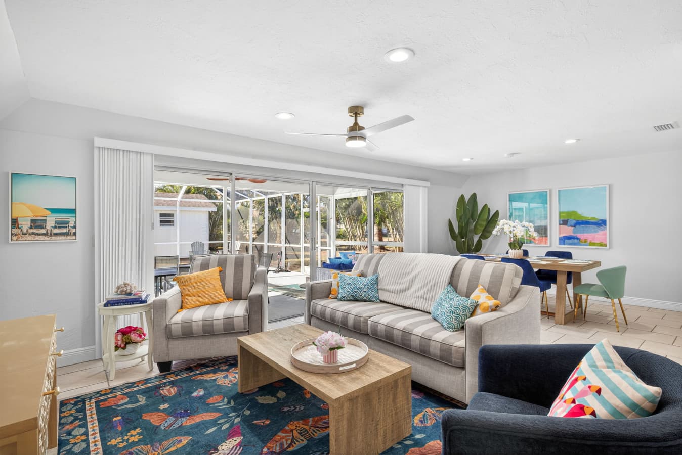 6-Living Room 3.jpg