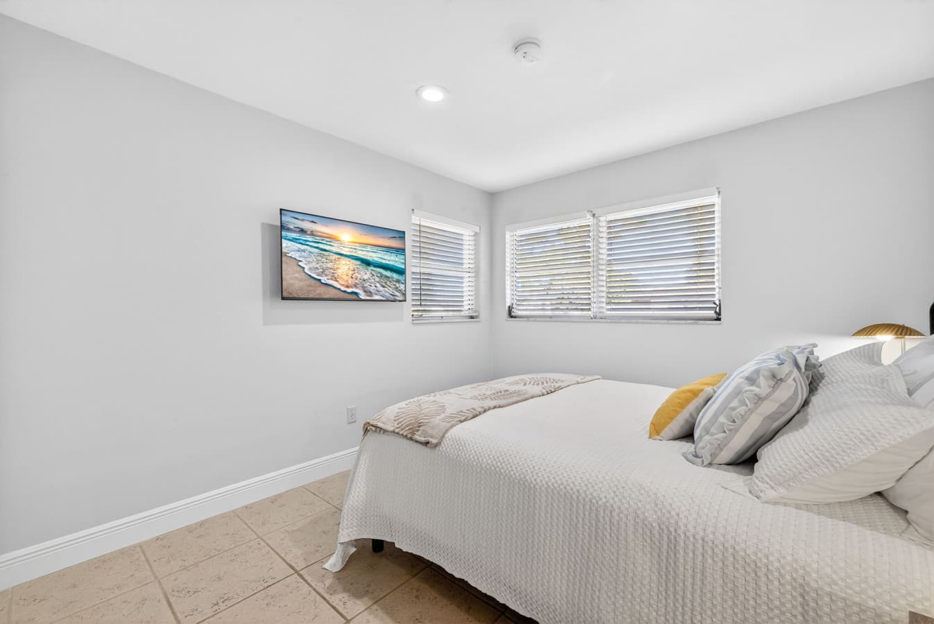 20-Guest Bedroom 2.jpg