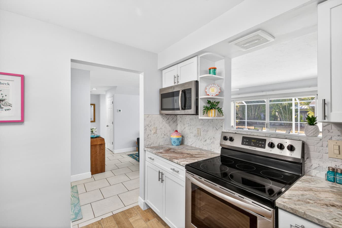 11-Kitchen 1.jpg