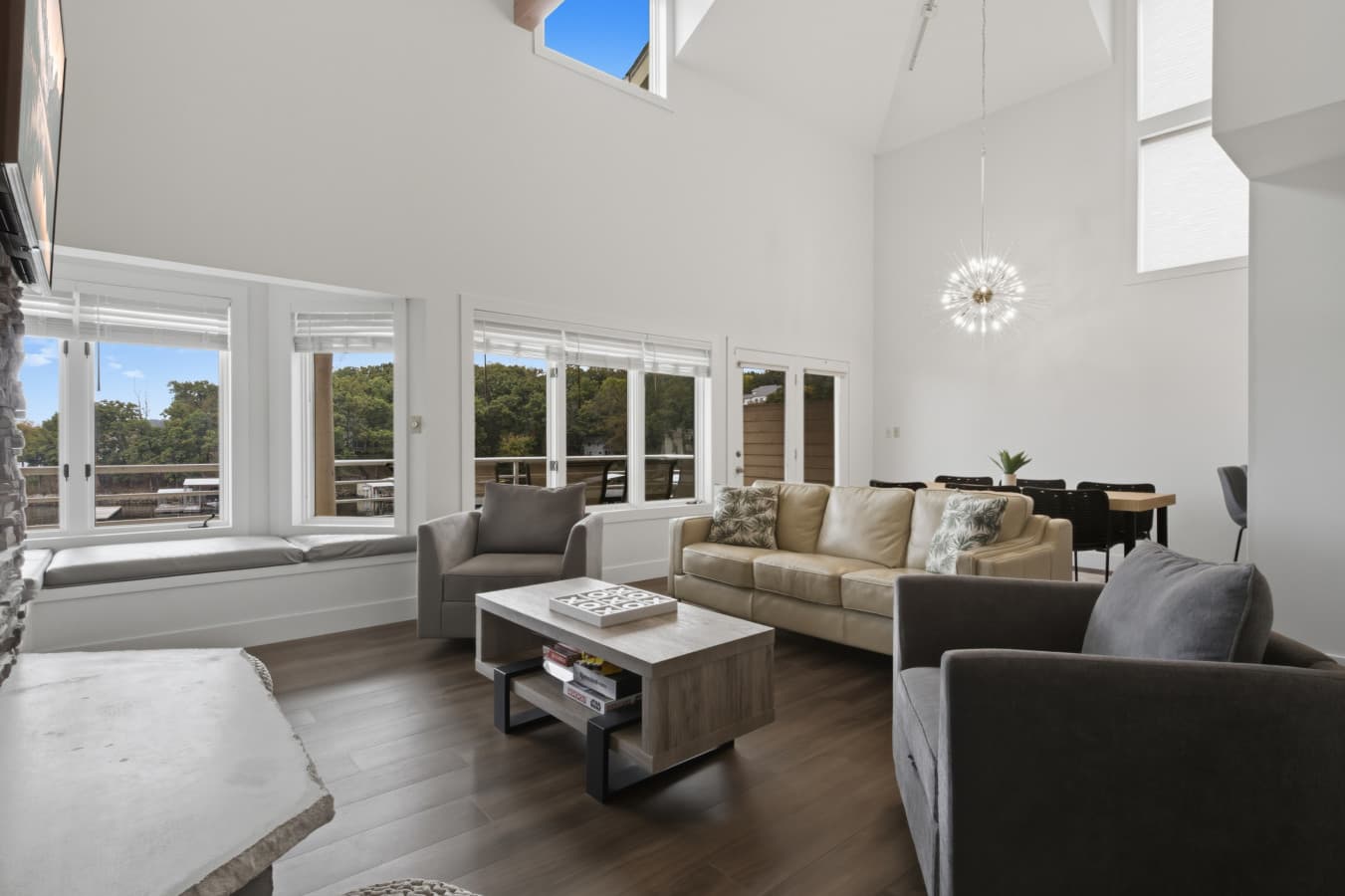 17-250 Emerald Bay Dr 3C - 17.jpg