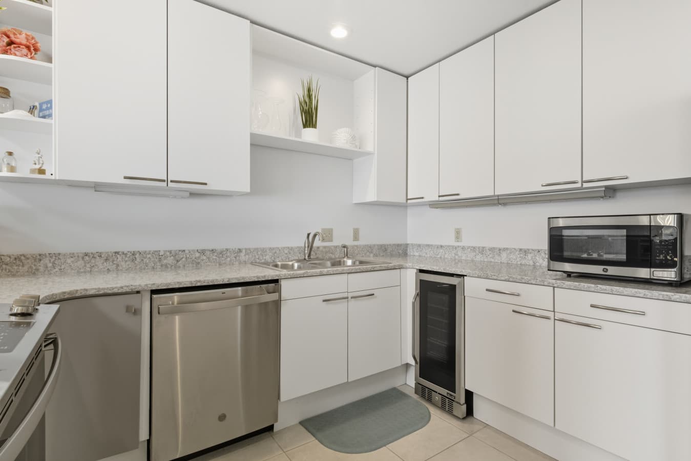 11-250 Emerald Bay Dr 3C - 11.jpg
