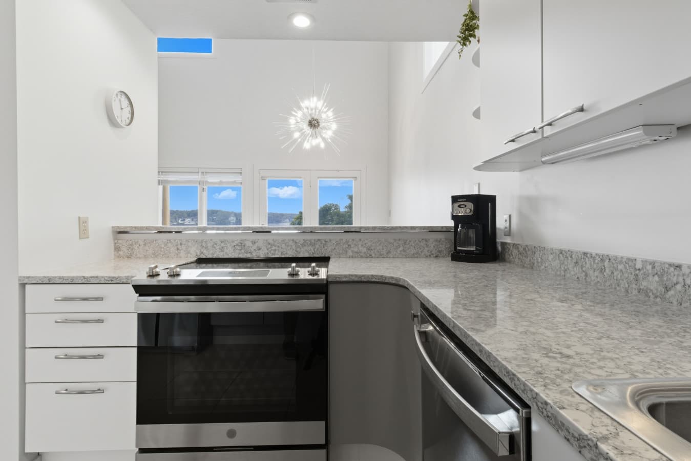 12-250 Emerald Bay Dr 3C - 12.jpg