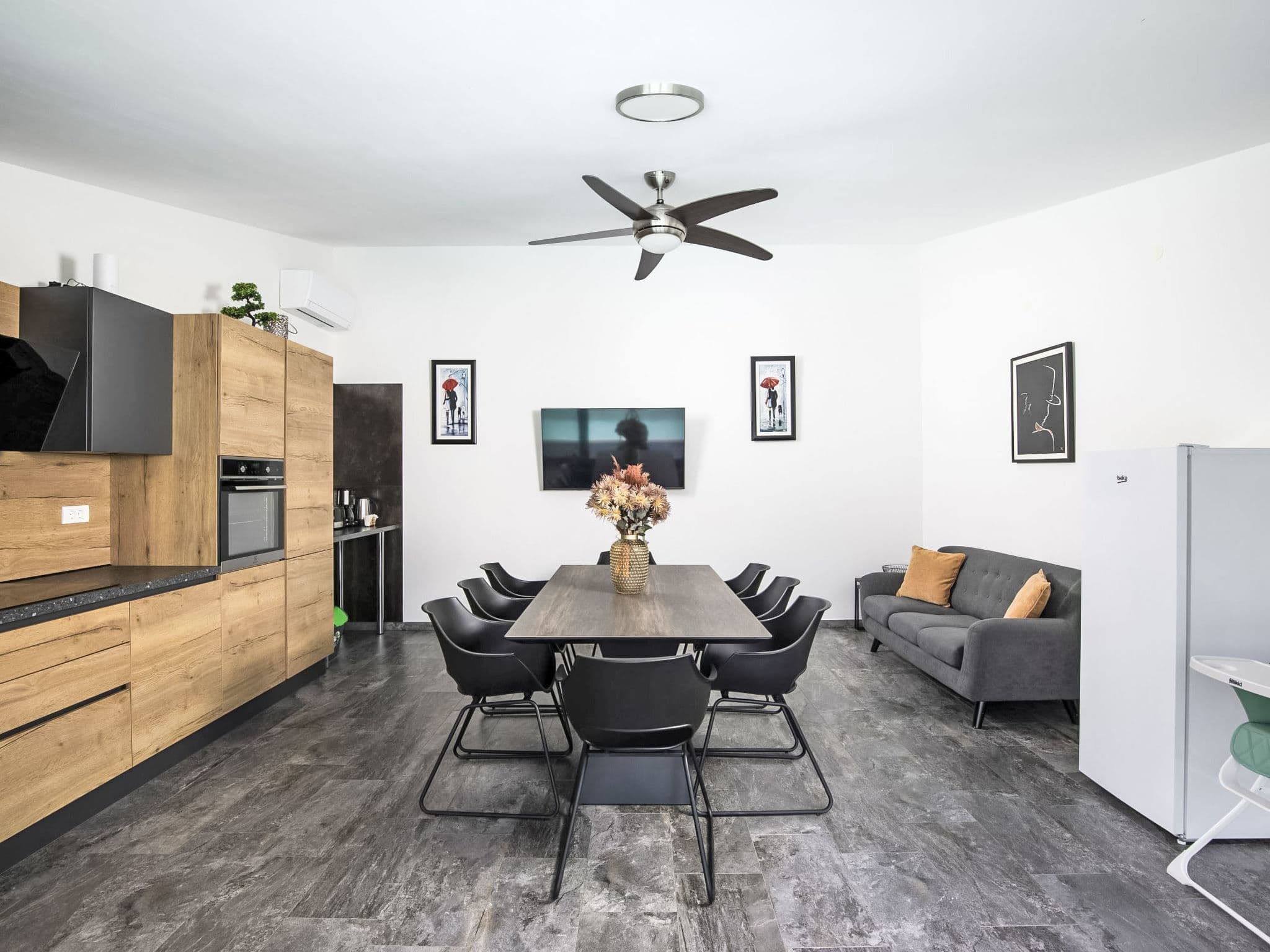 Kitchen / Dining Room