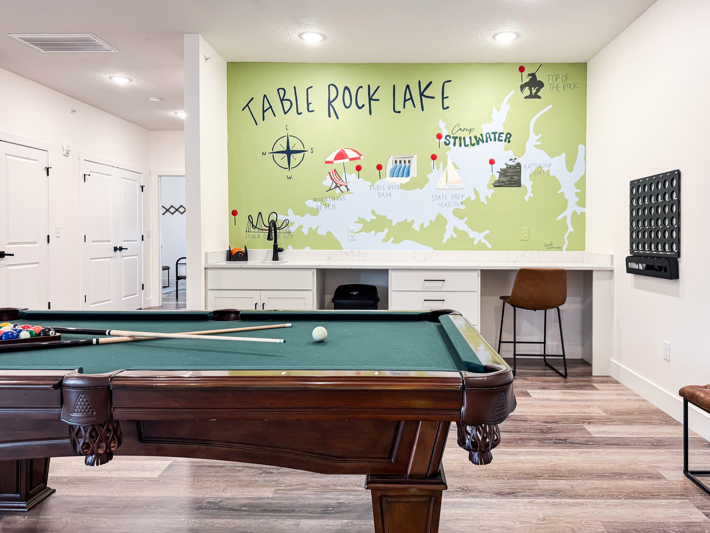 Desk area and pool table to enjoy