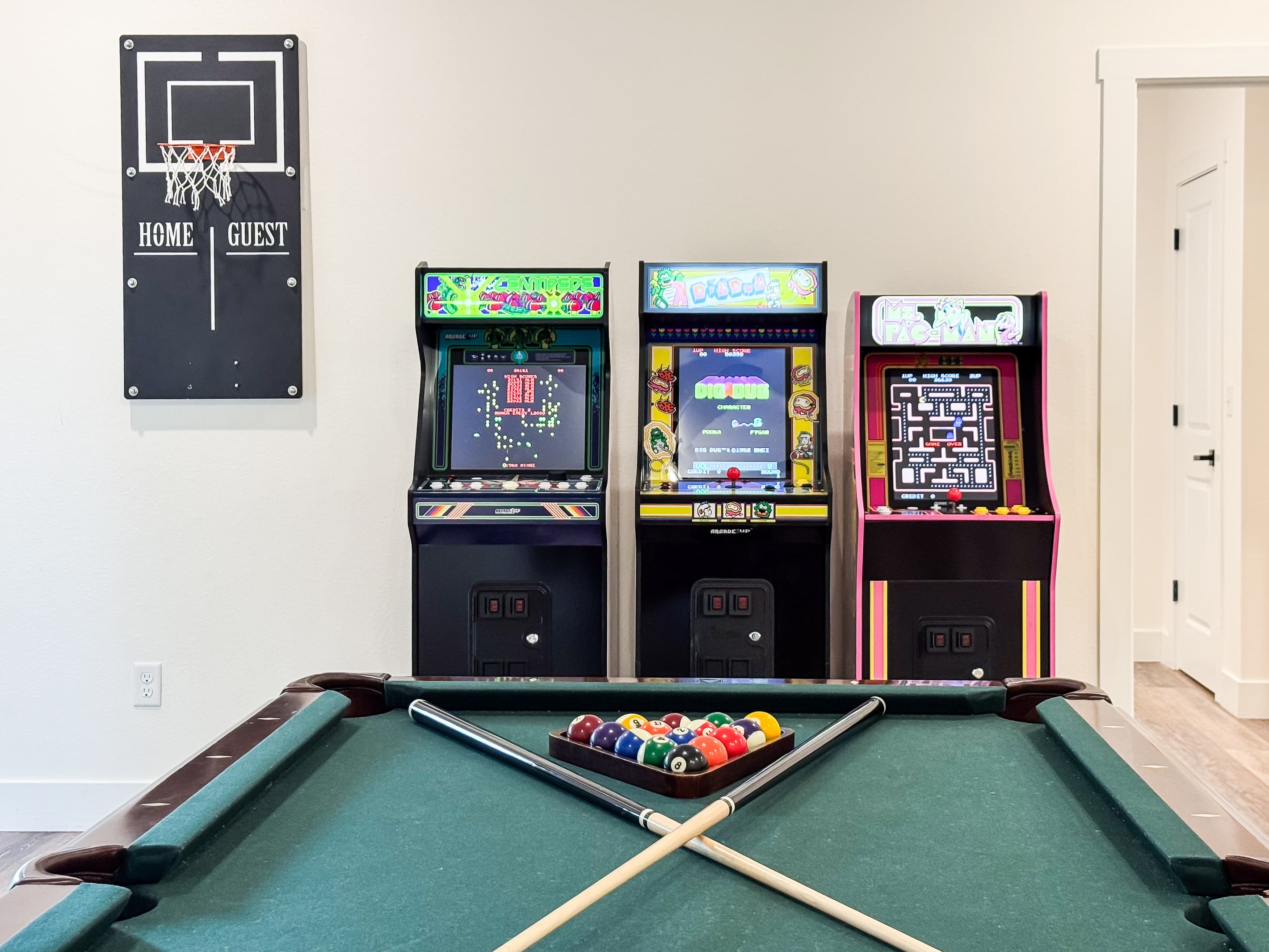 Arcade games to play and basketball hoop to shoot at