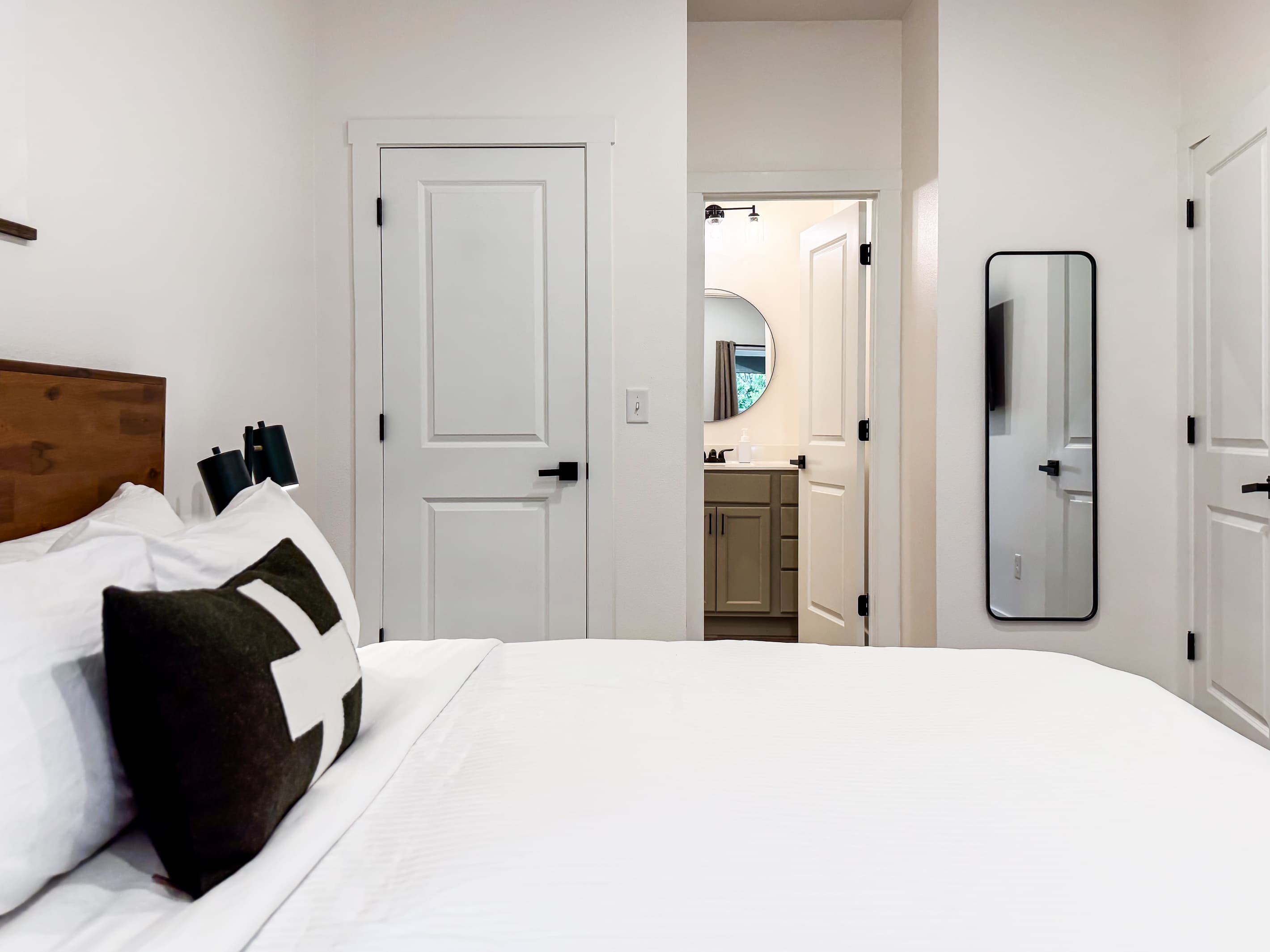 Bedroom 5 (upper level): View of the En-suite bathroom from the bedroom