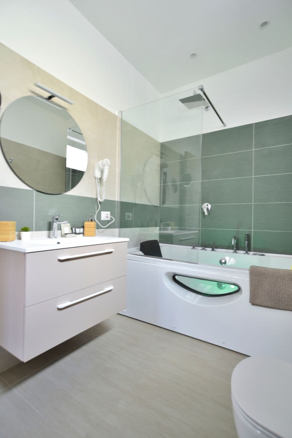 Bathroom / Wellness