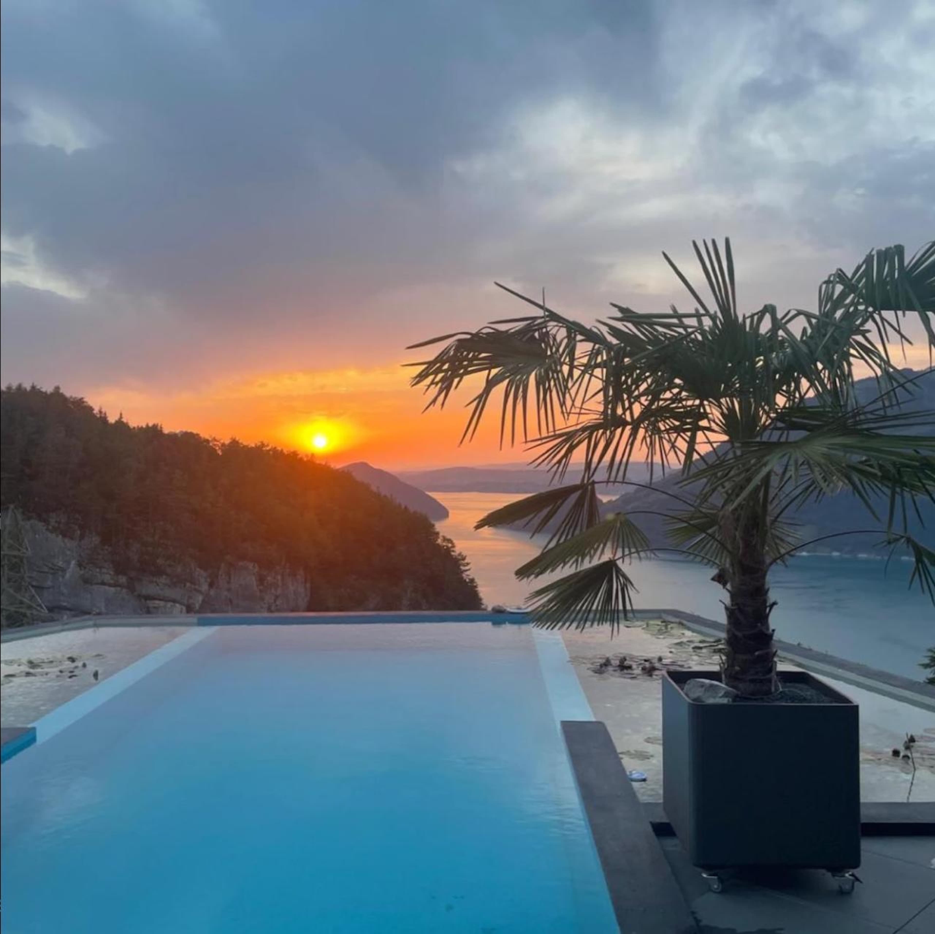 Villa tauris outdoor 01 natural pool sunset