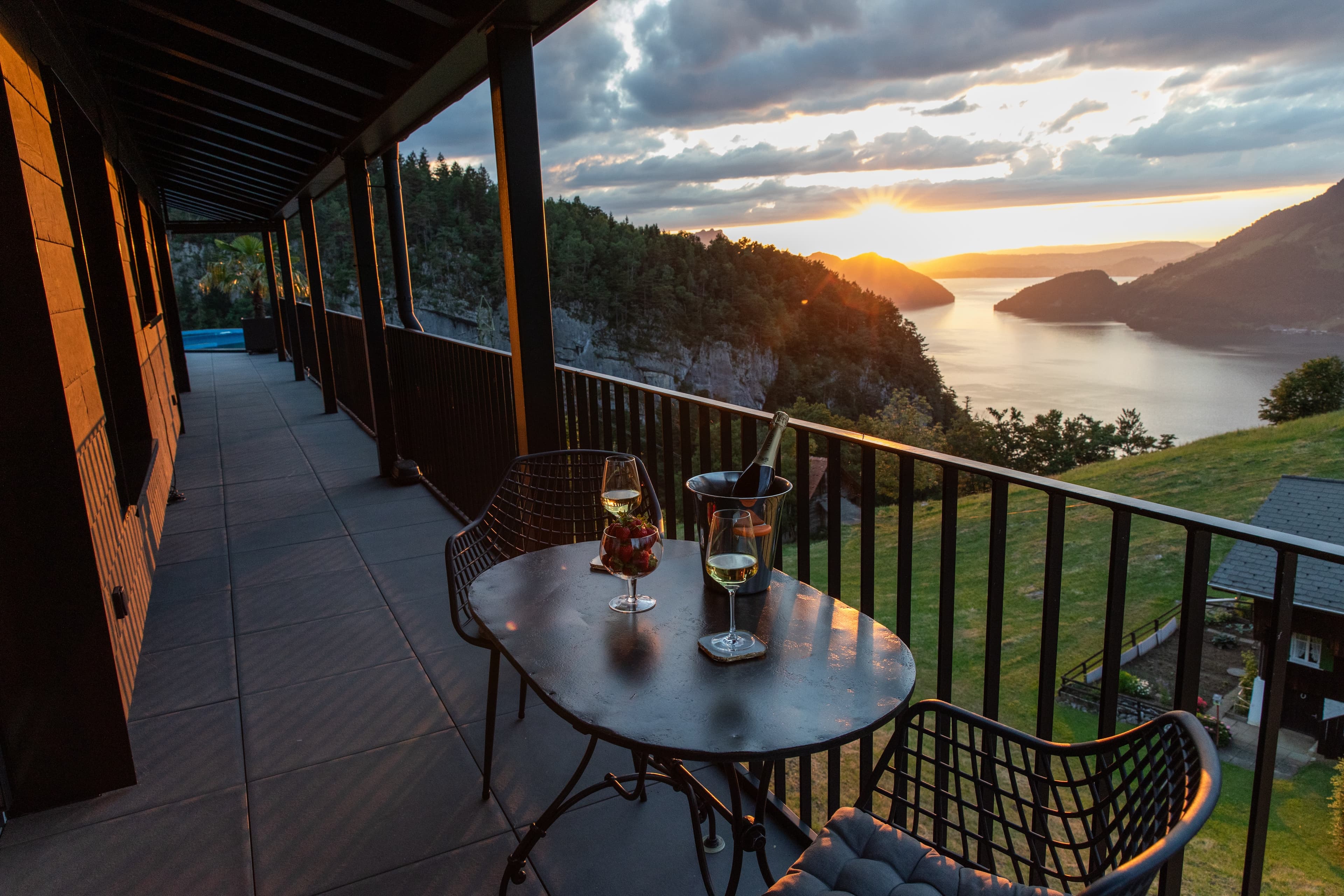 Villa tauris outdoor 08 balcony lake lucerne sunset