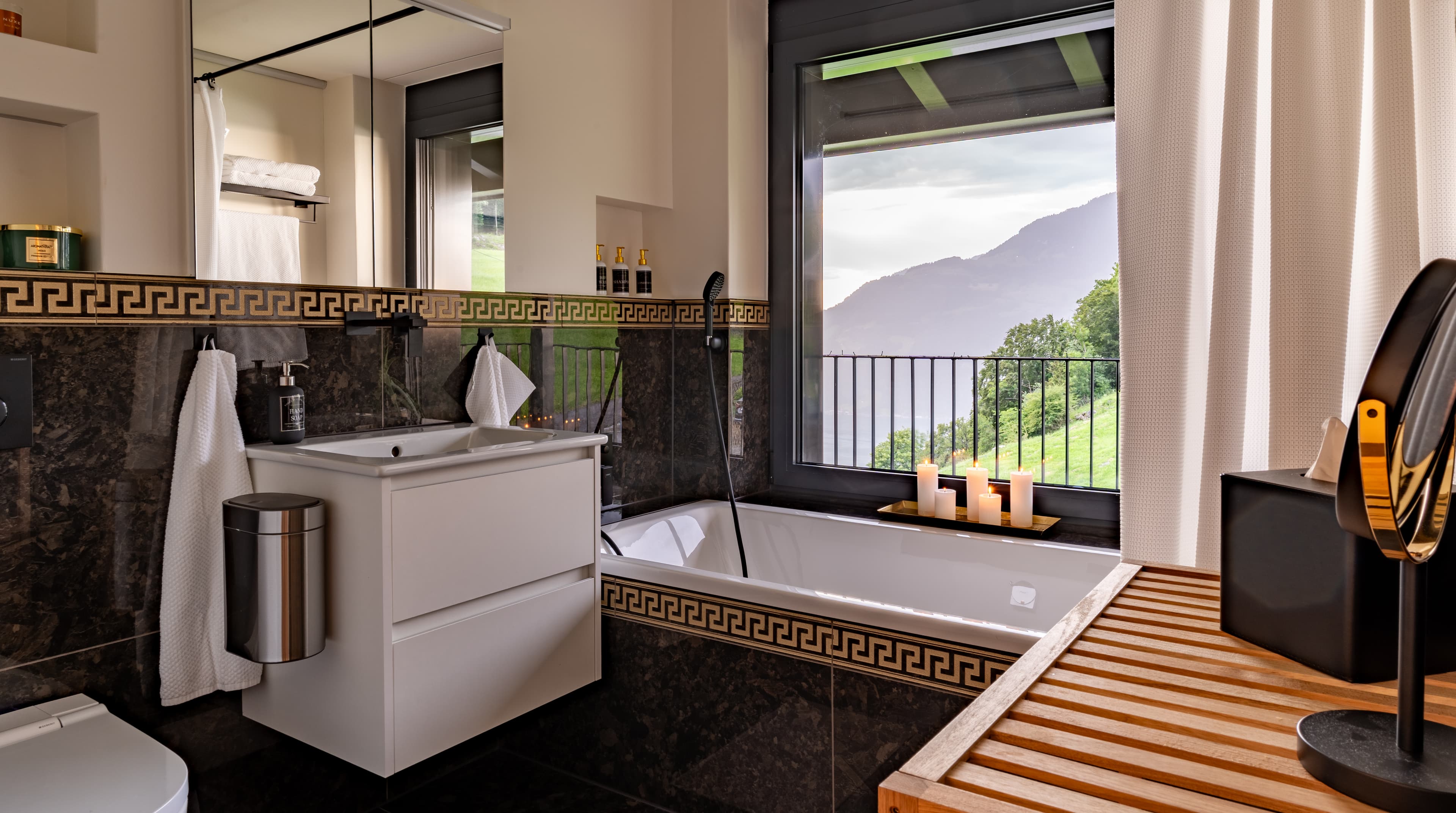 Villa tauris en suite bathroom bathtub view