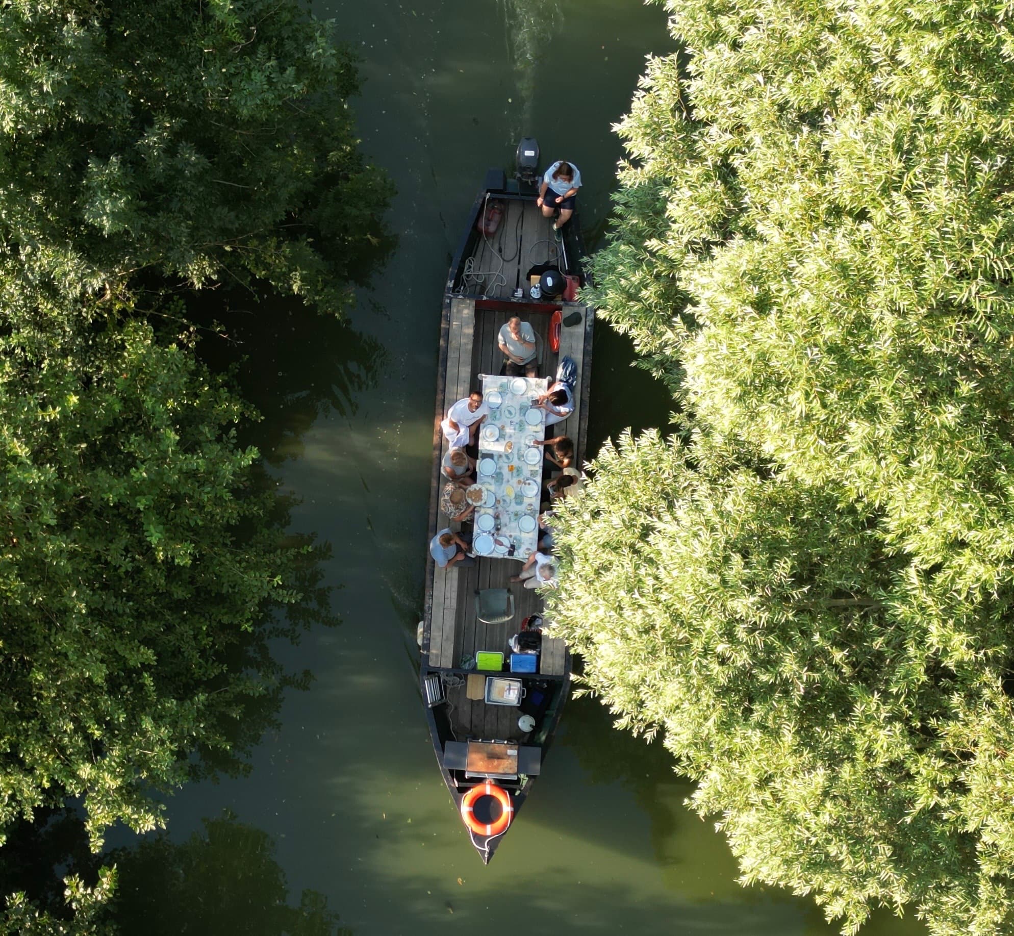 Dîner sur l’eau