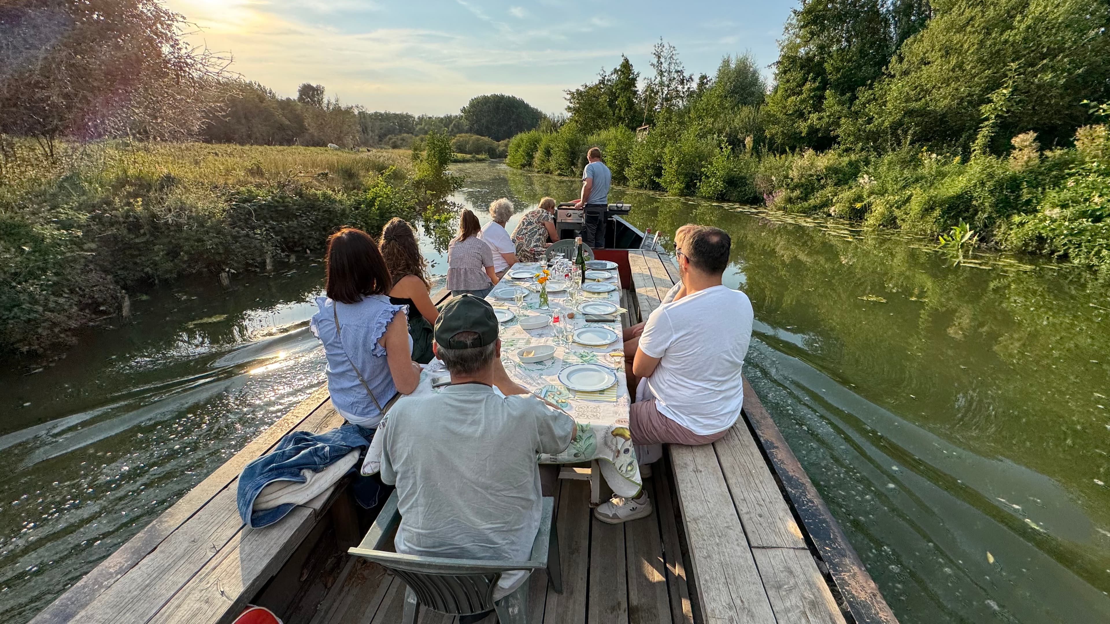 Dîner sur l’eau