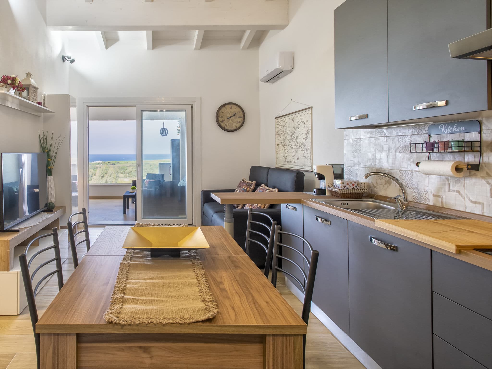 Kitchen / Dining Room