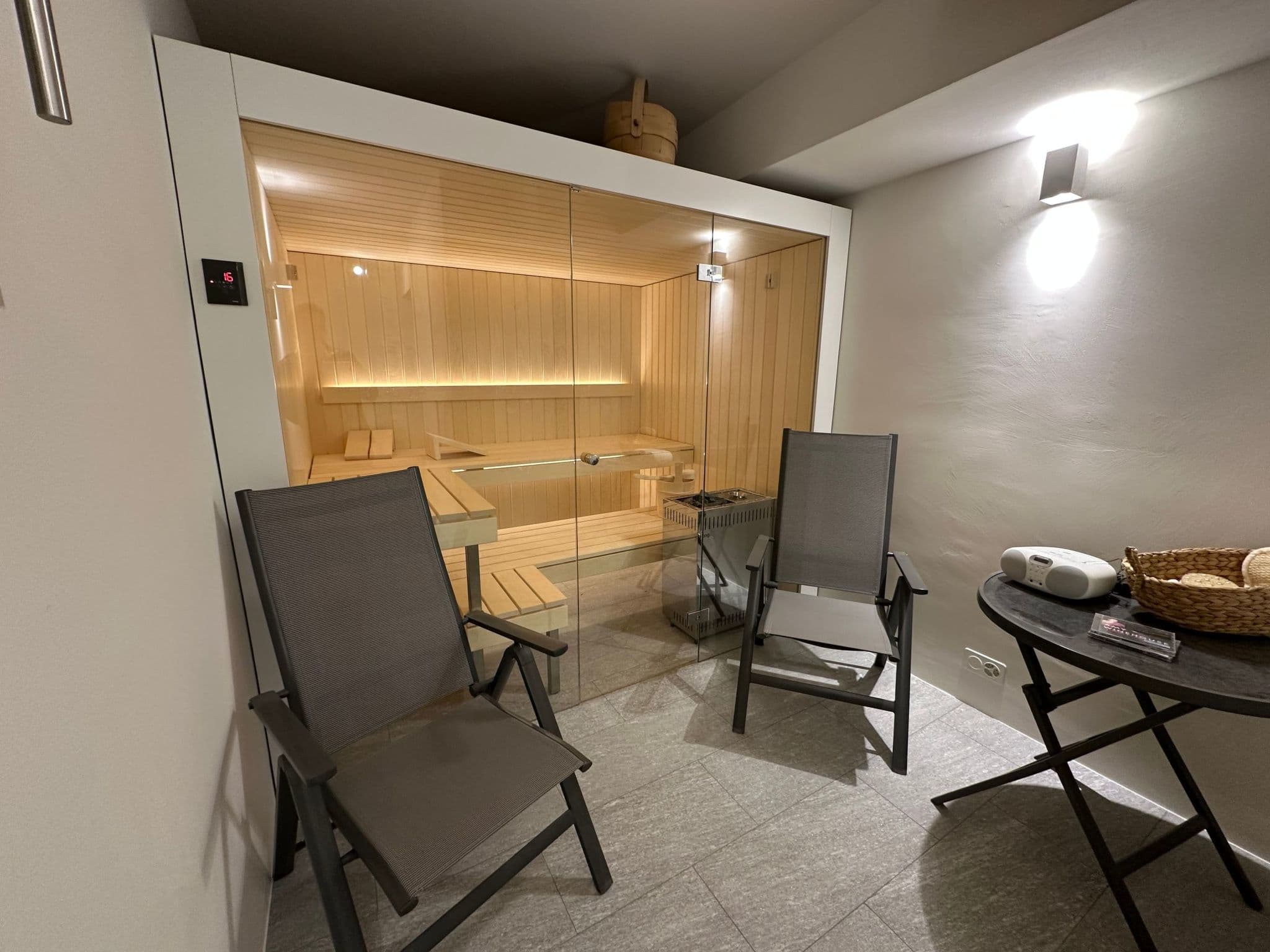 Bathroom / Wellness