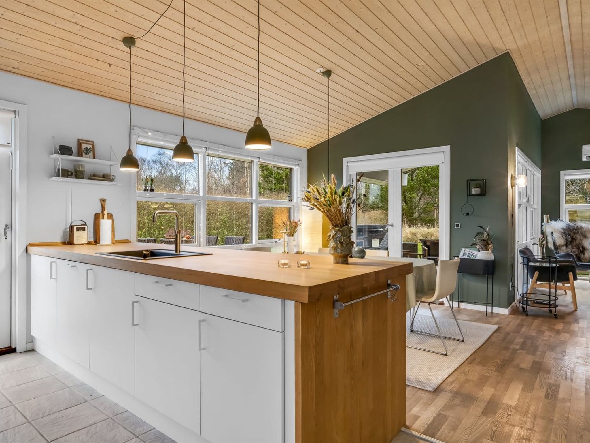 Kitchen / Dining Room