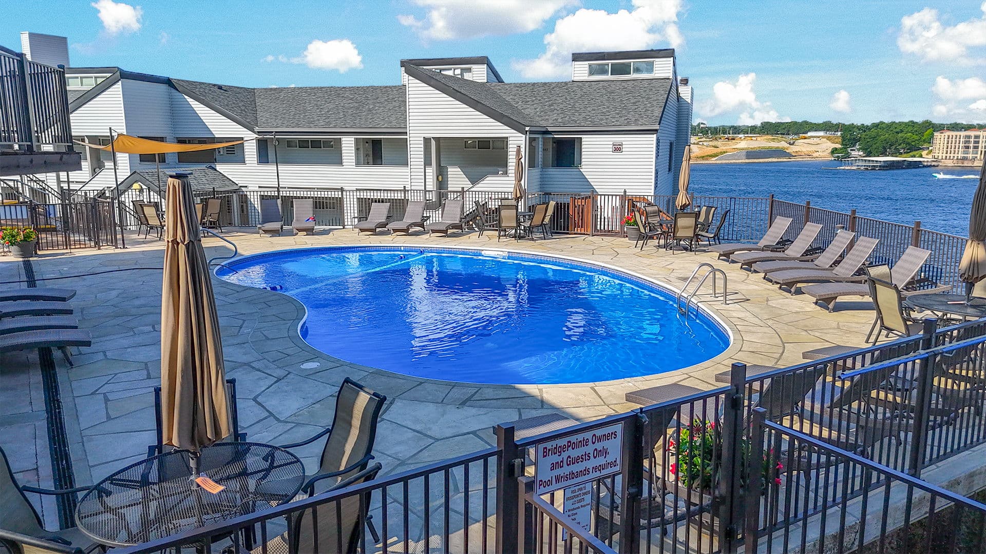 39-web-or-mls-Bridgepointe 400 (39)