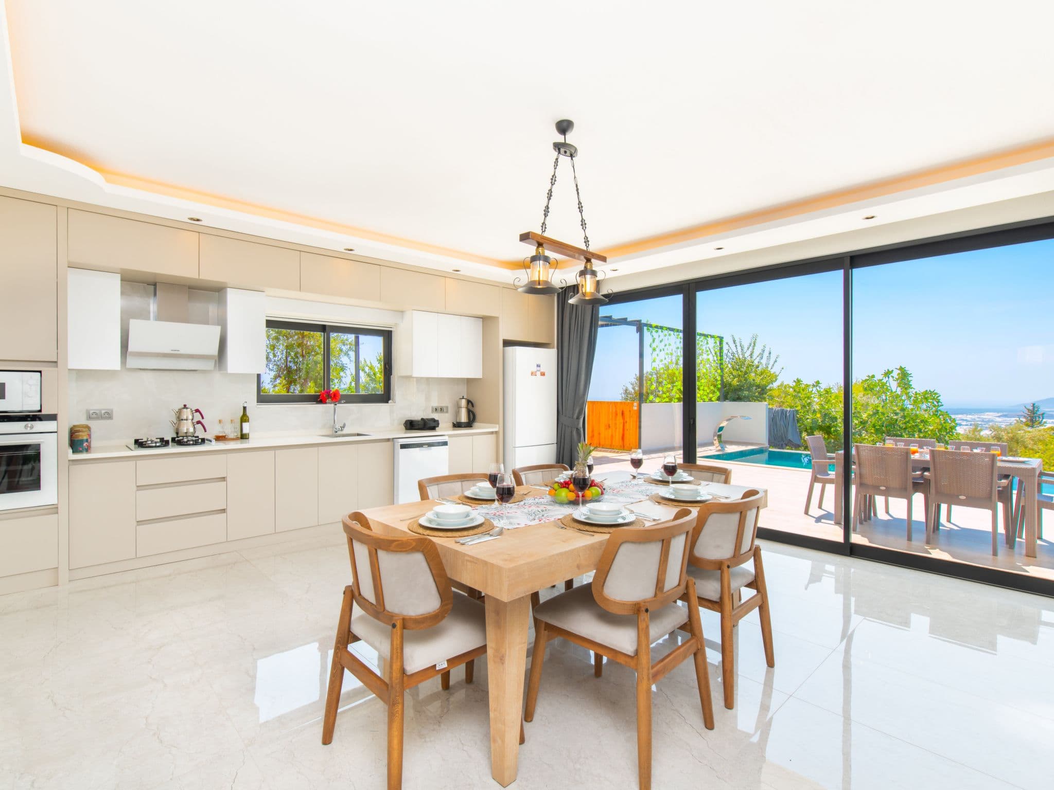 Kitchen / Dining Room