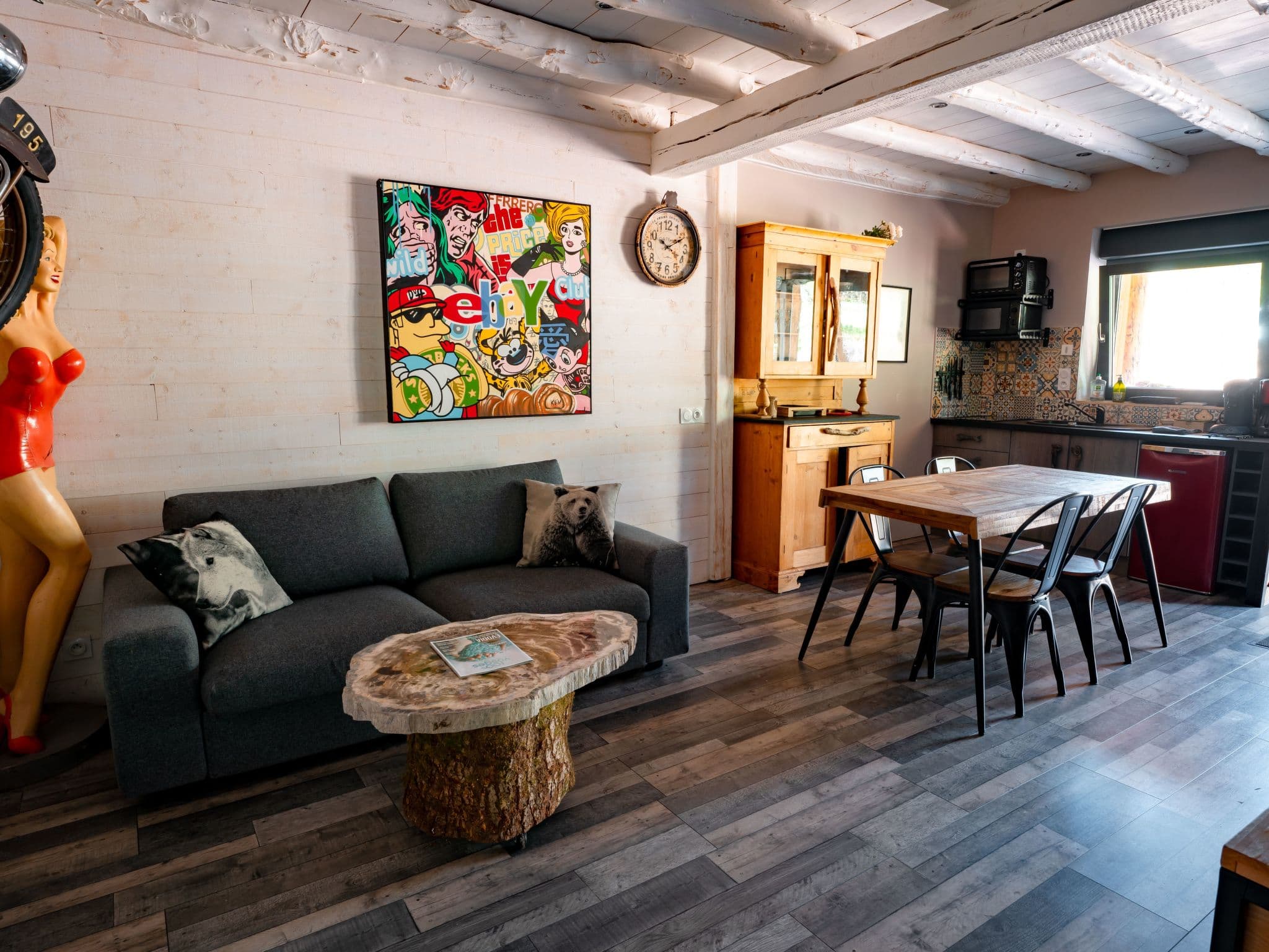 Kitchen / Dining Room