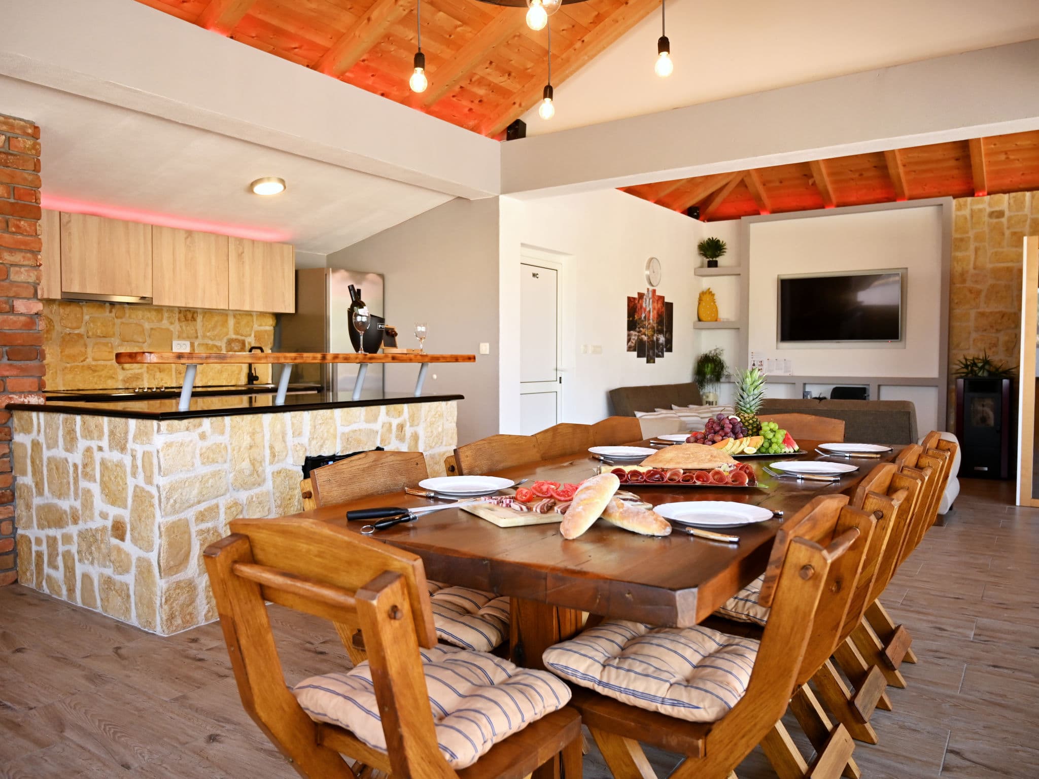Kitchen / Dining Room