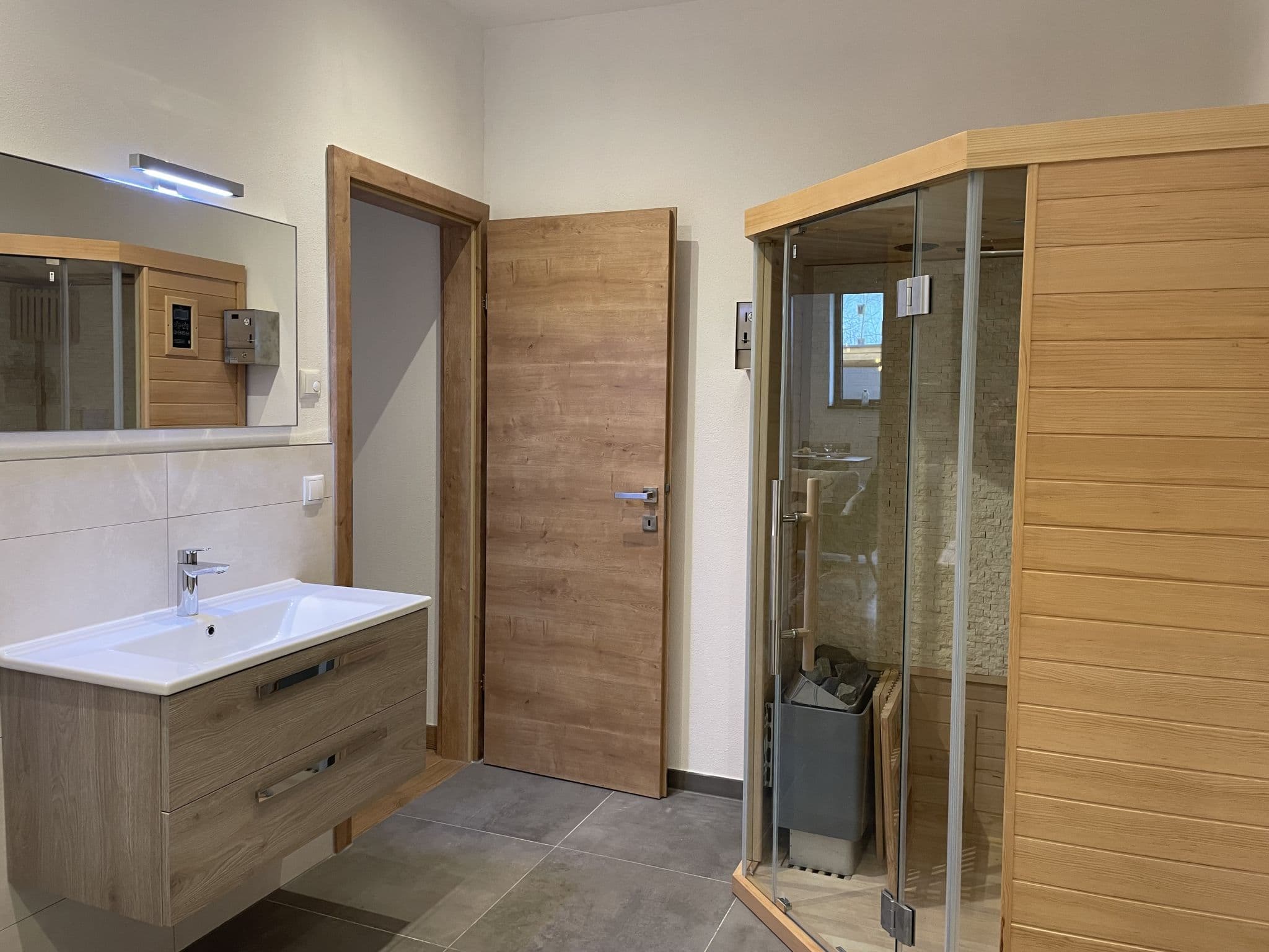 Bathroom / Wellness