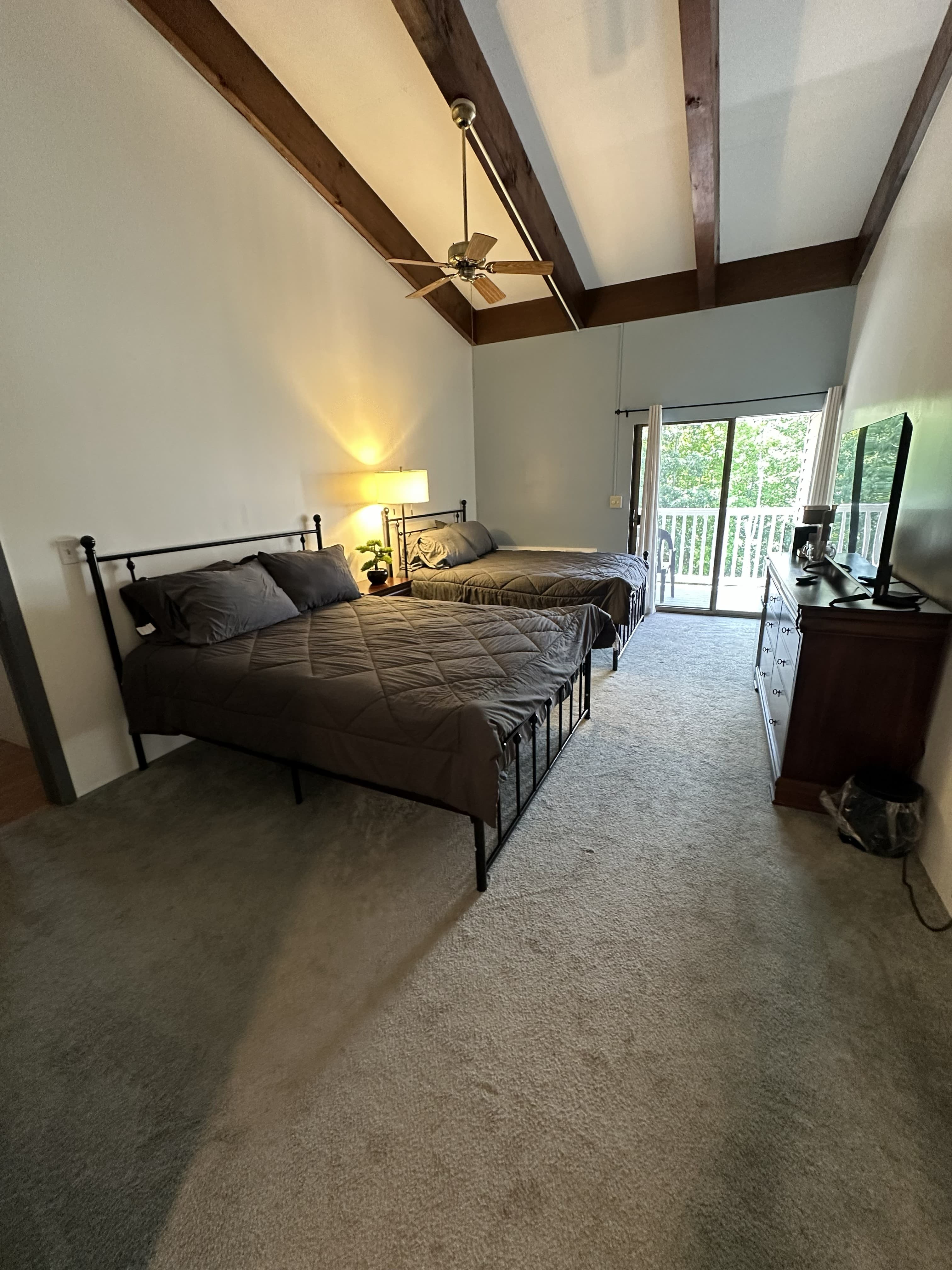 Bedroom 2 queen beds