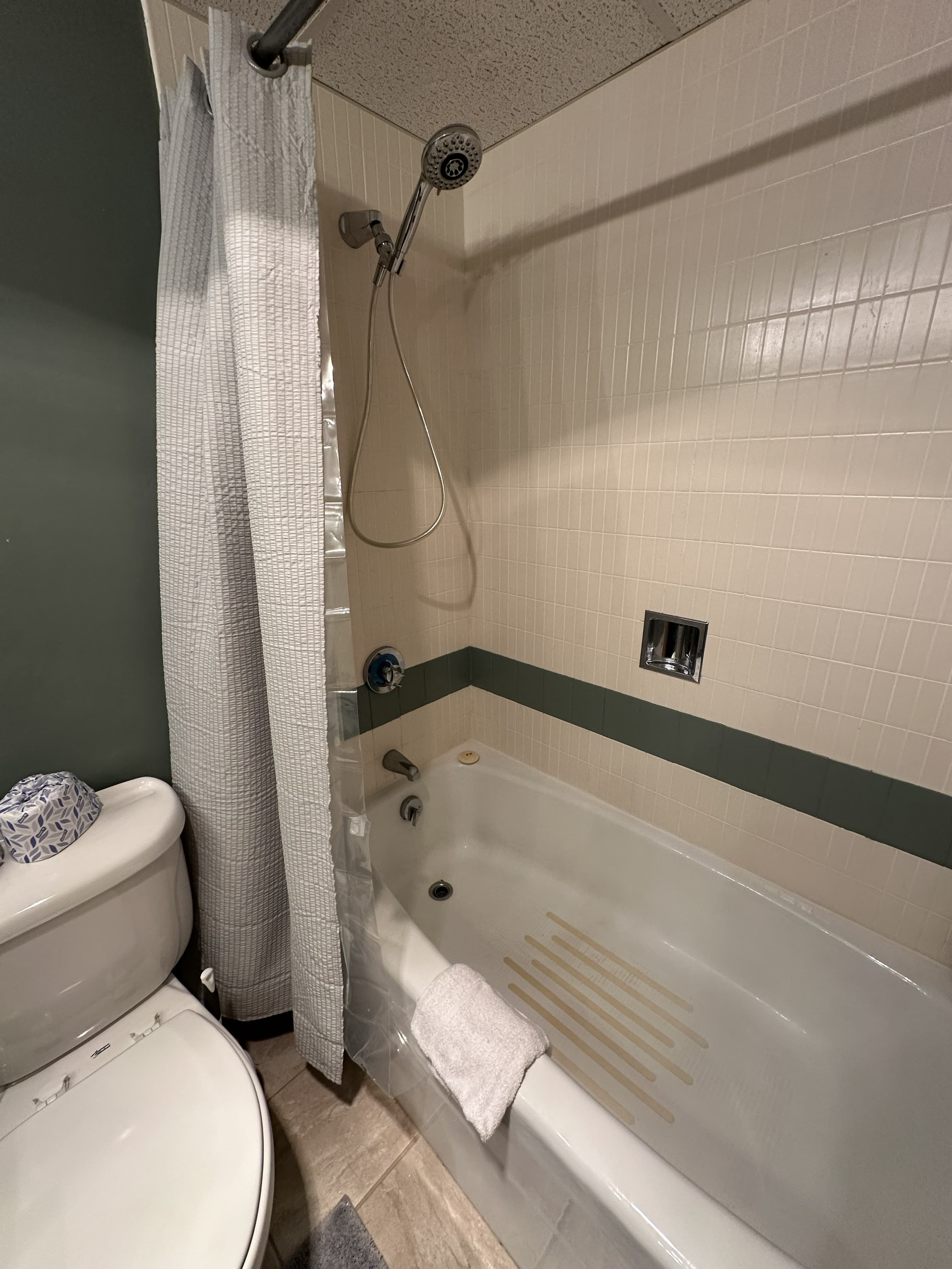 Shower/Tub