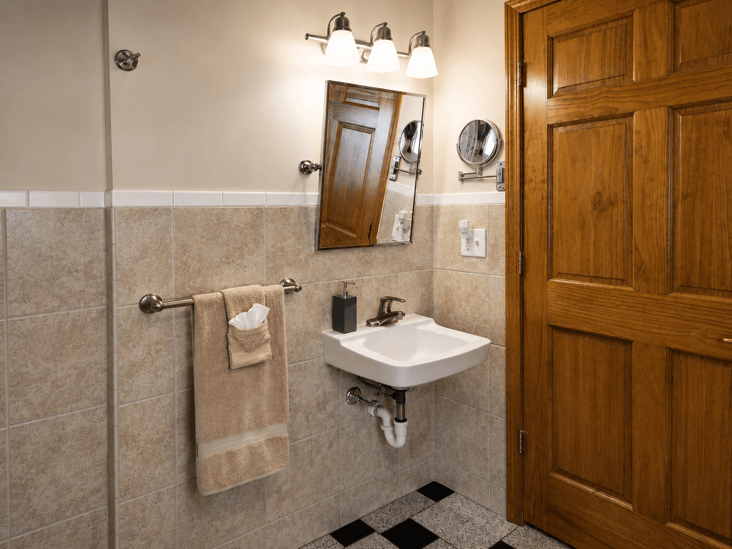 Ensuite handicapped accessible bathroom in Bedroom #5