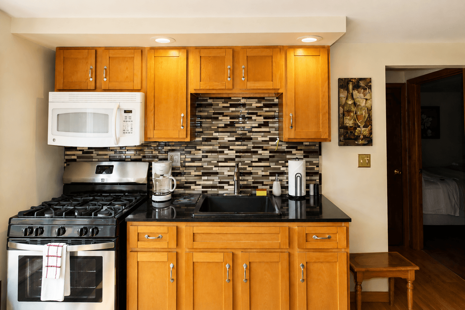 Den wet bar/kitchenette