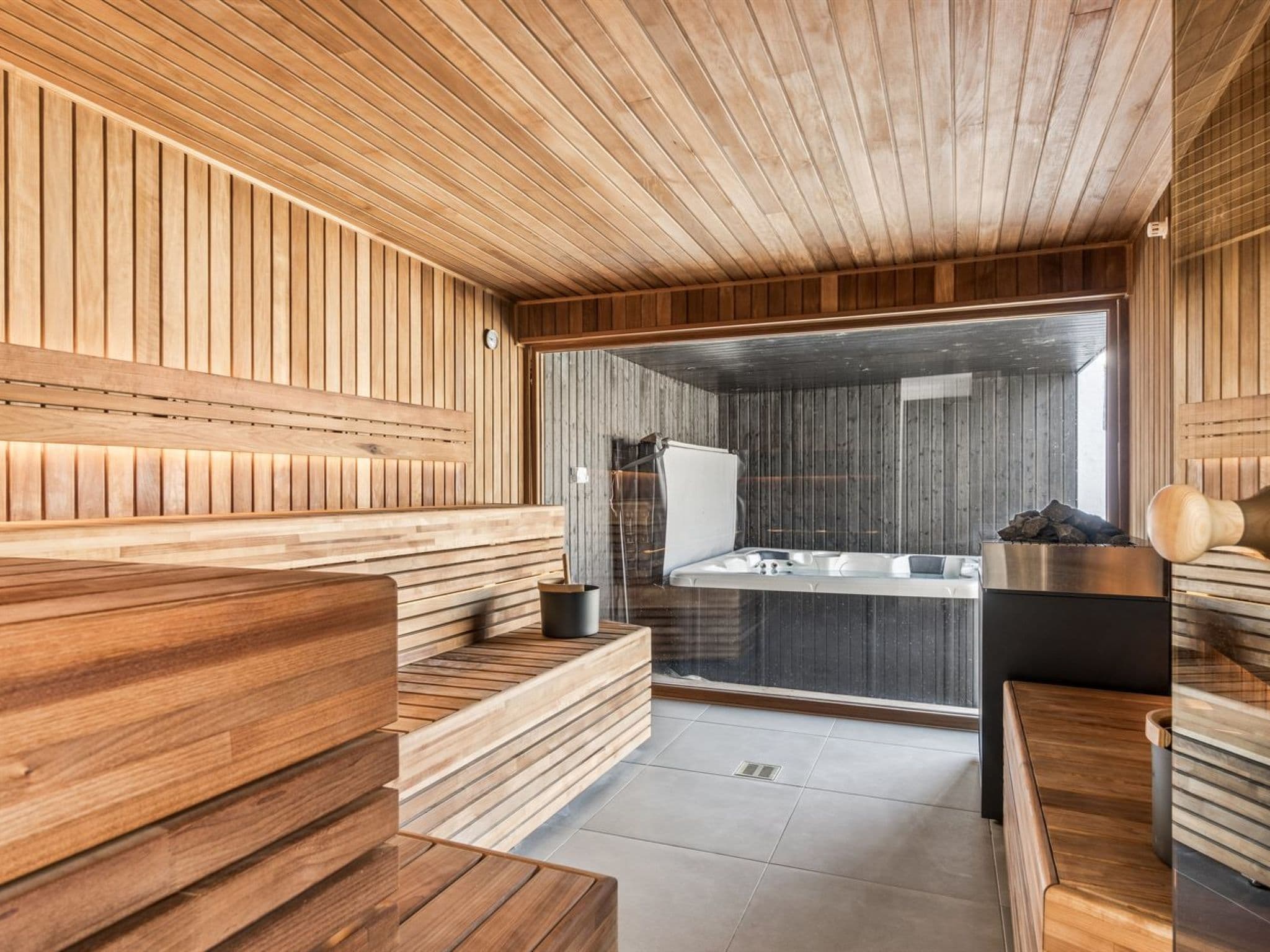 Bathroom / Wellness