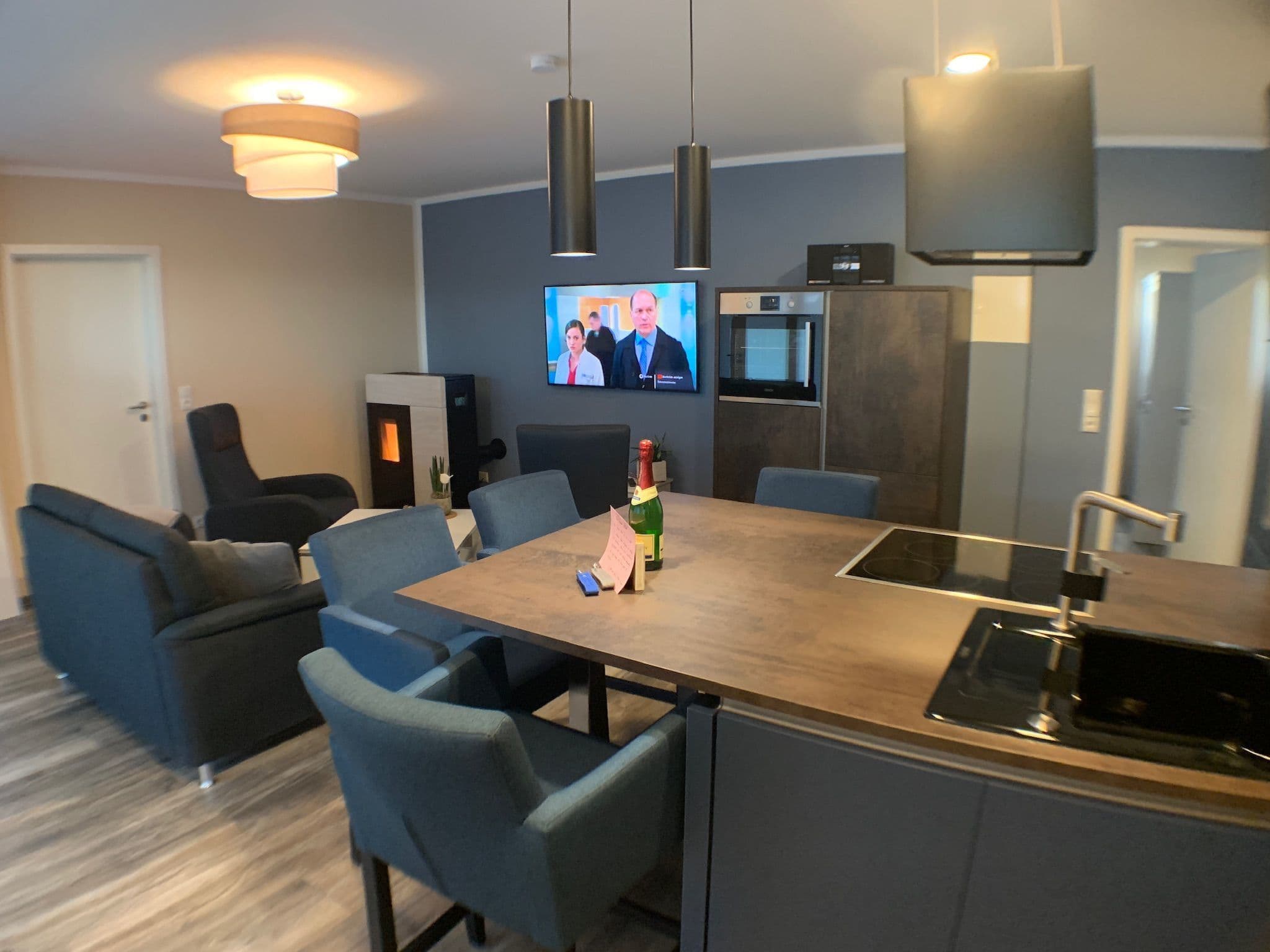 Kitchen / Dining Room