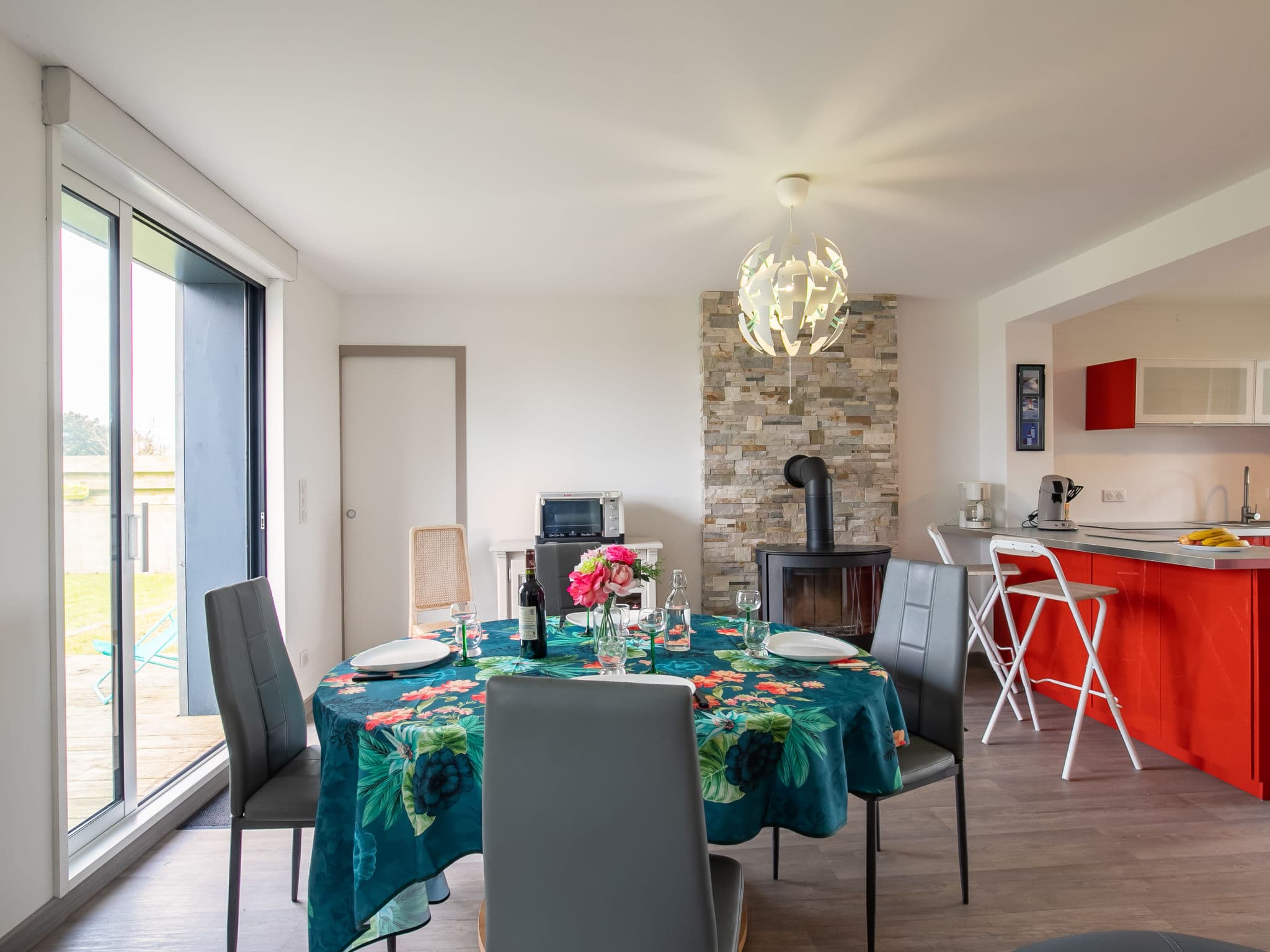 Kitchen / Dining Room