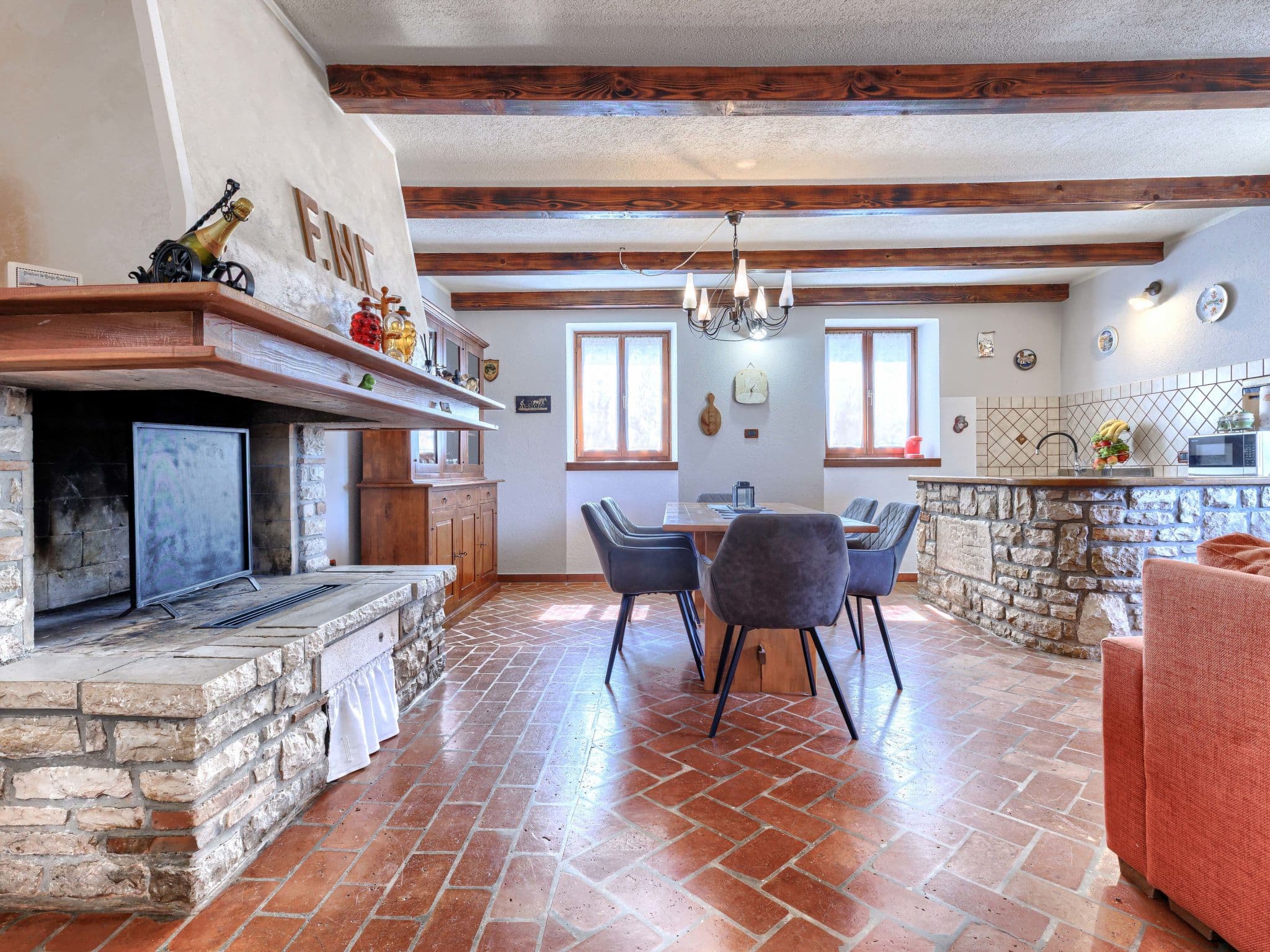 Kitchen / Dining Room