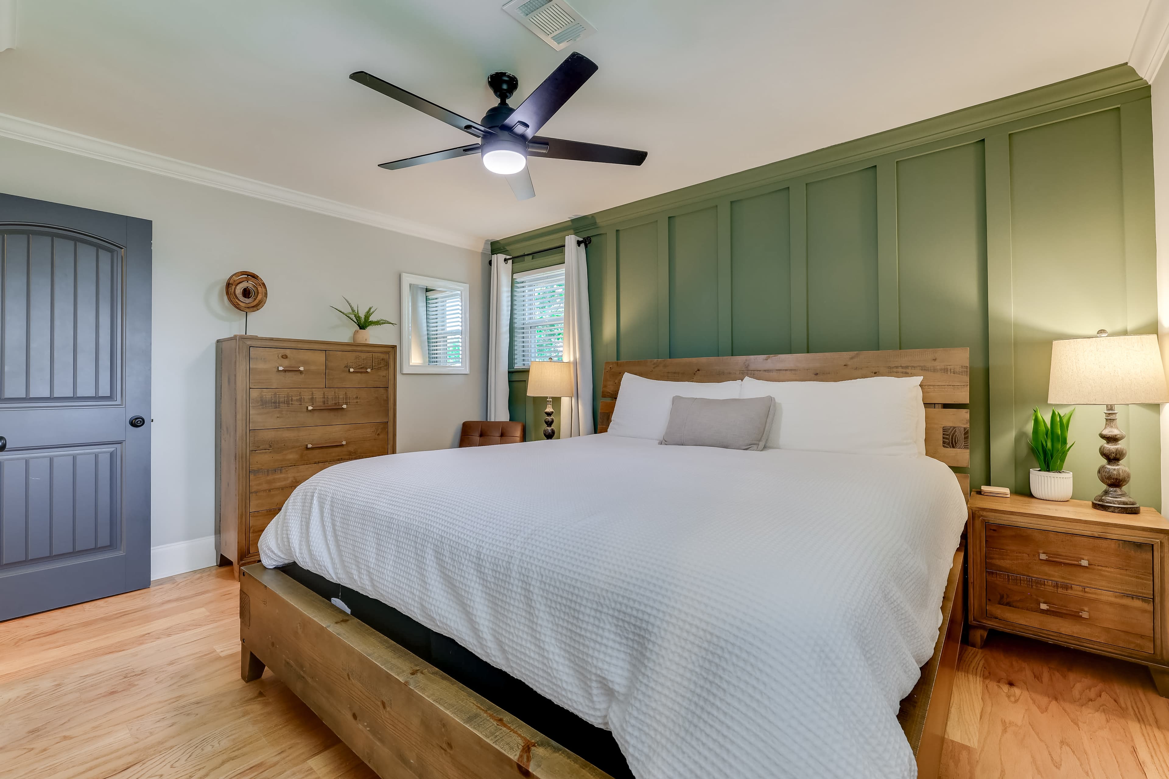 Master Bedroom (King)
