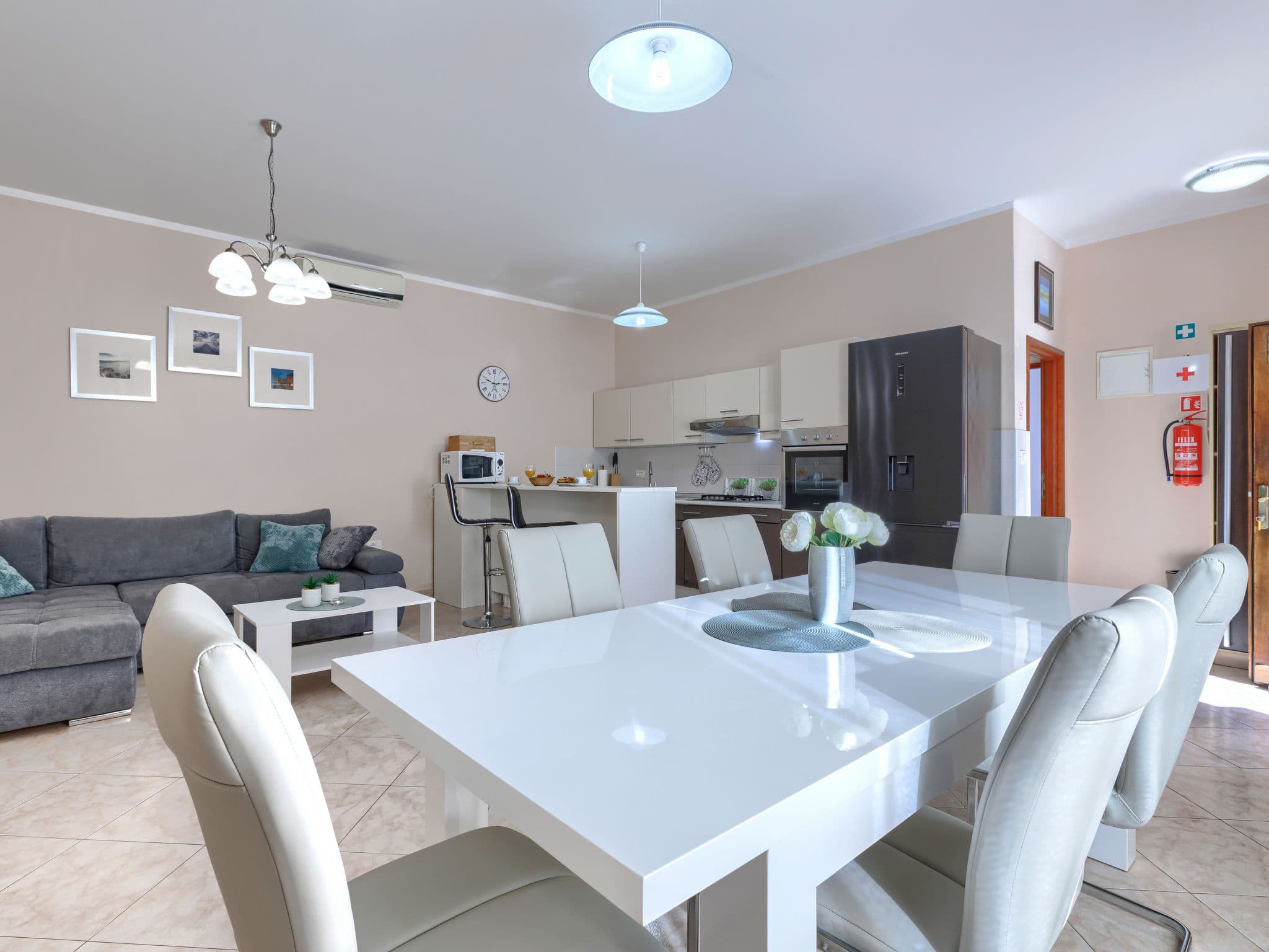 Kitchen / Dining Room