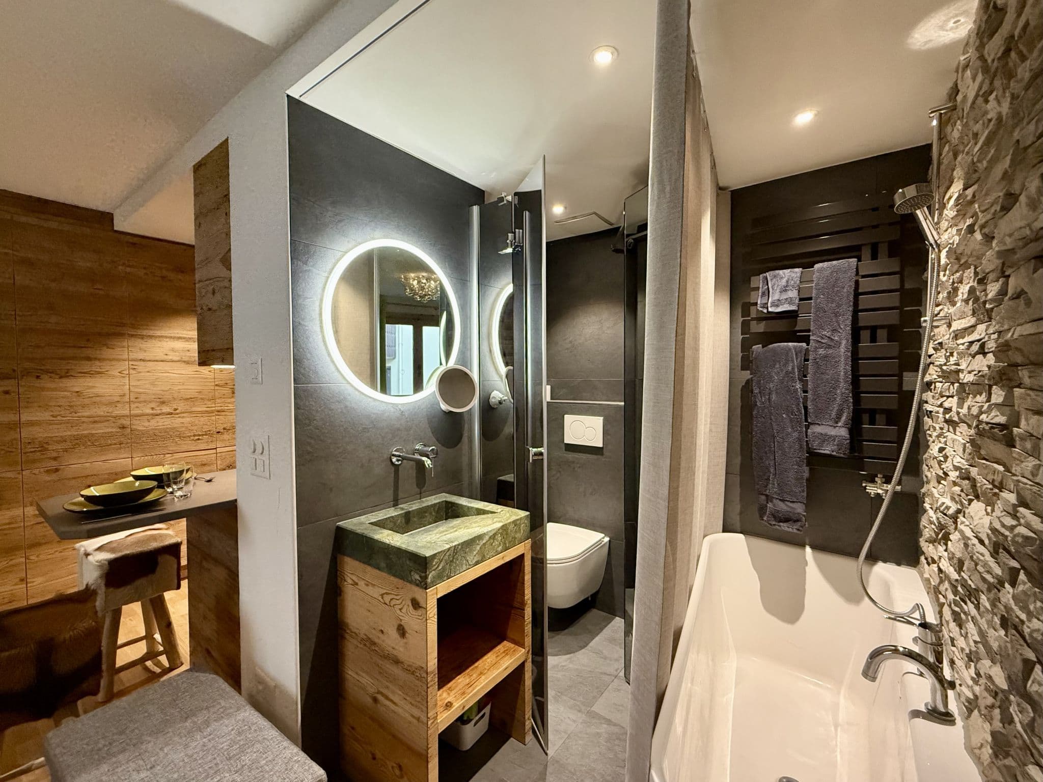 Bathroom / Wellness