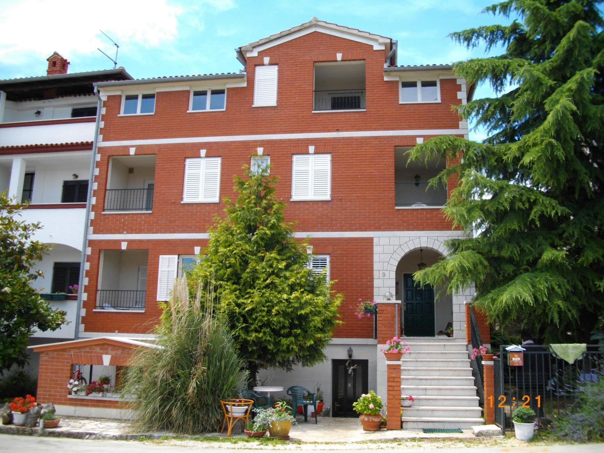 Gallery Image 1