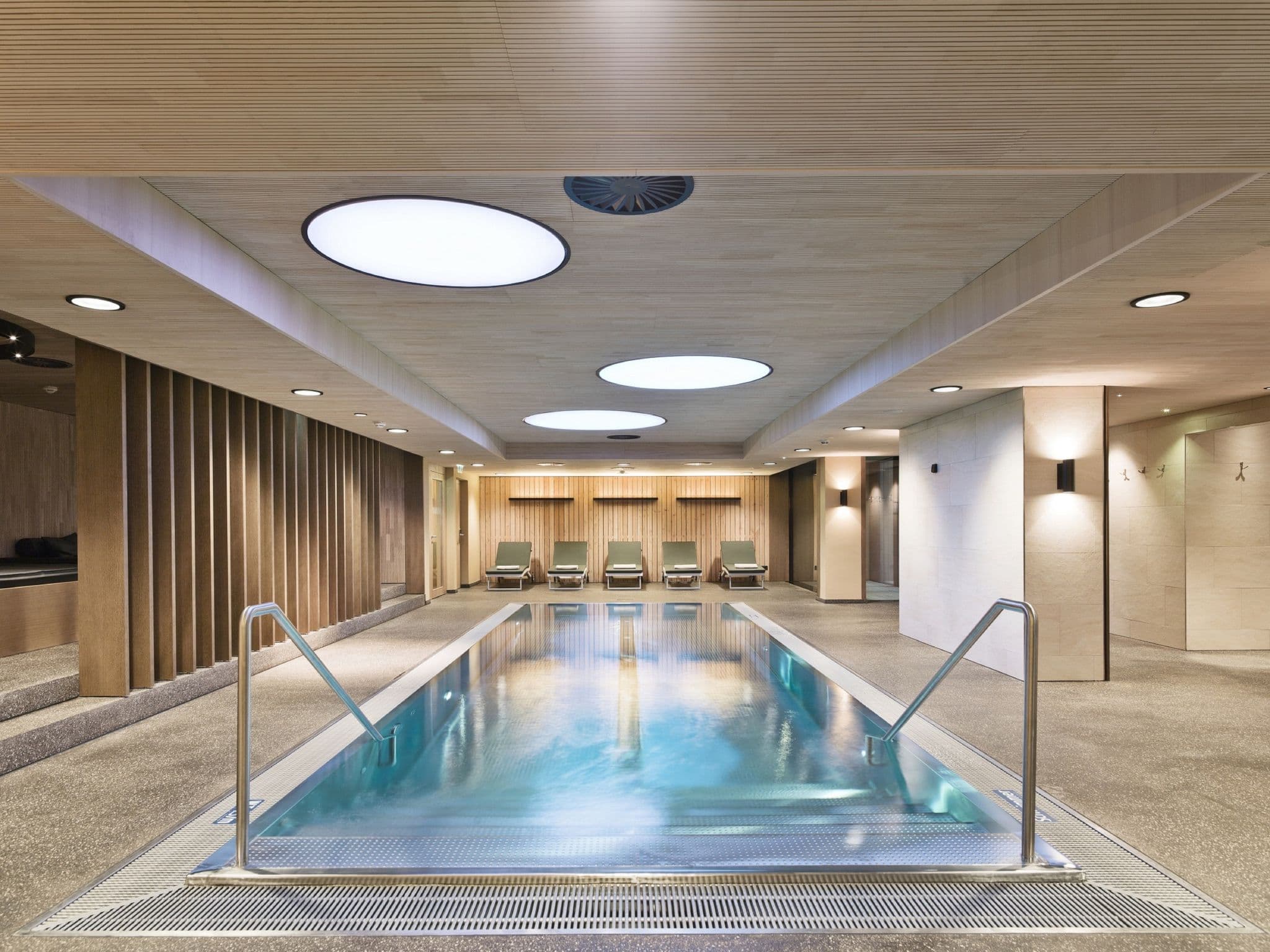 Pool Indoor
