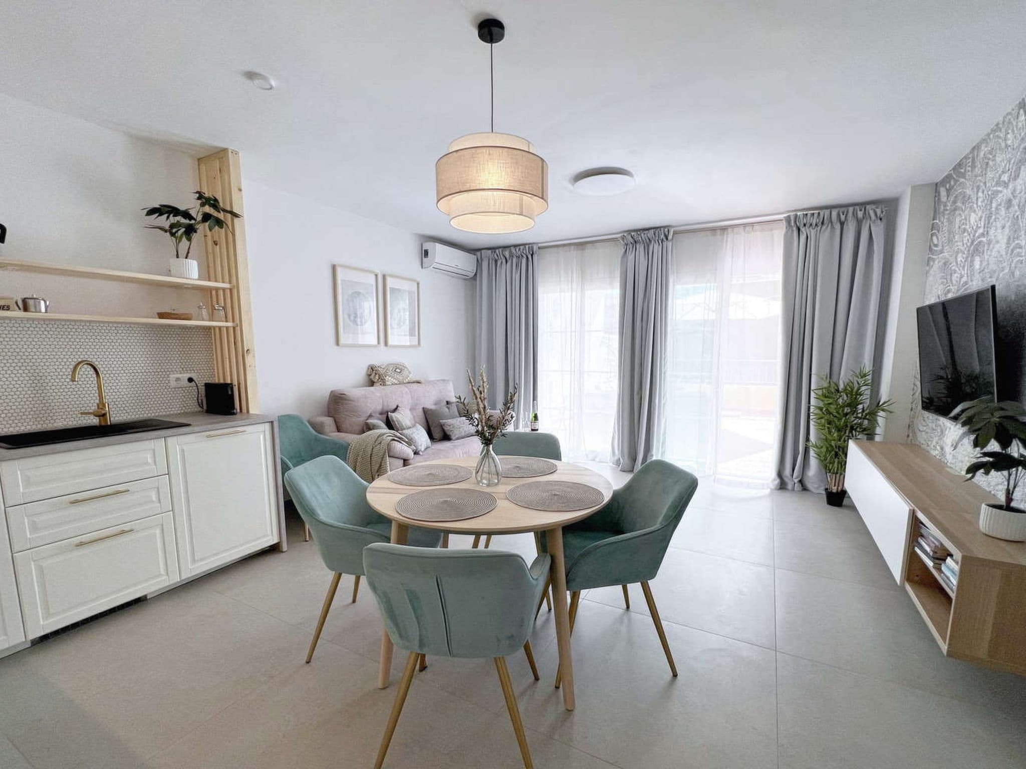 Kitchen / Dining Room