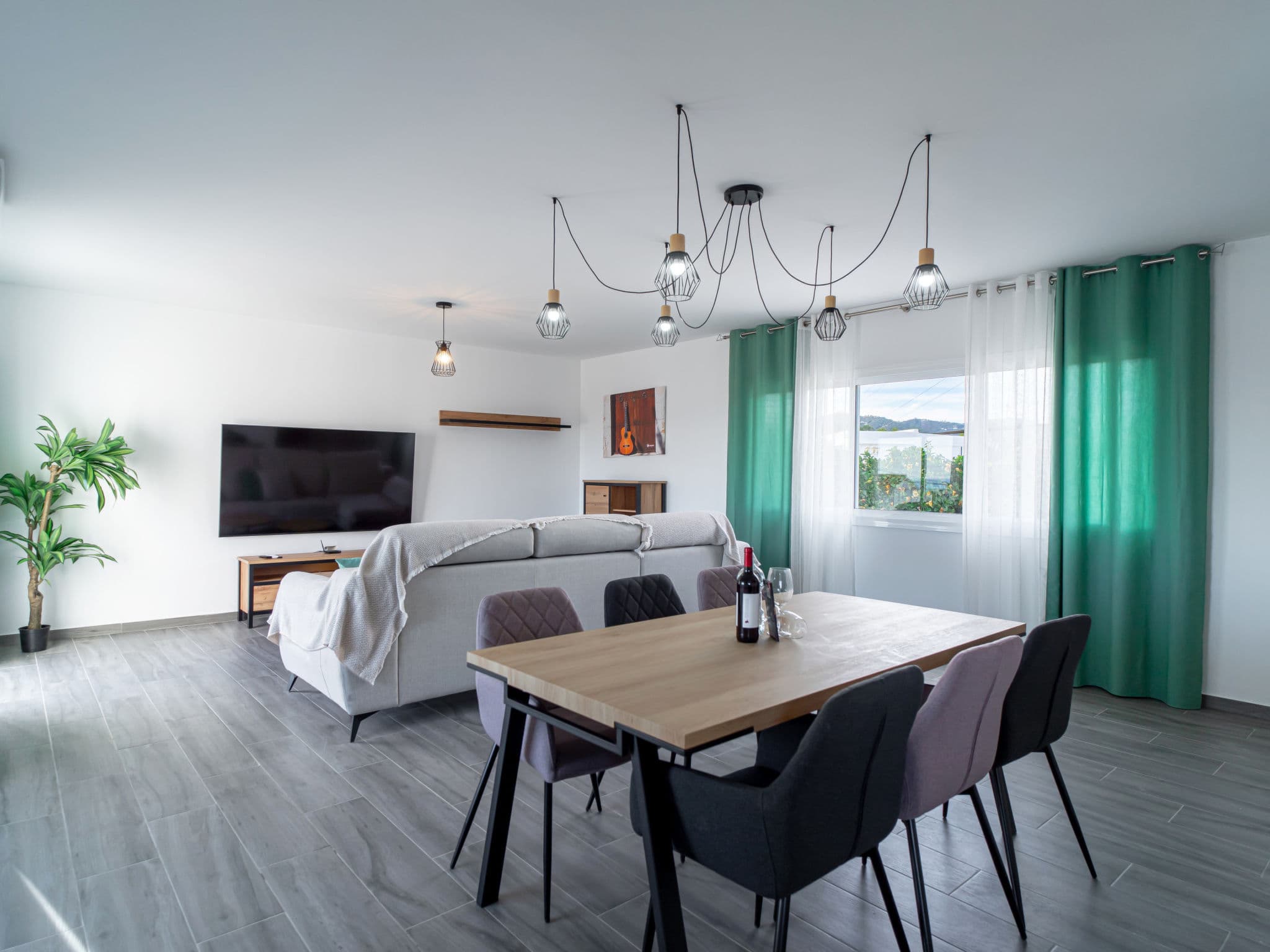 Kitchen / Dining Room
