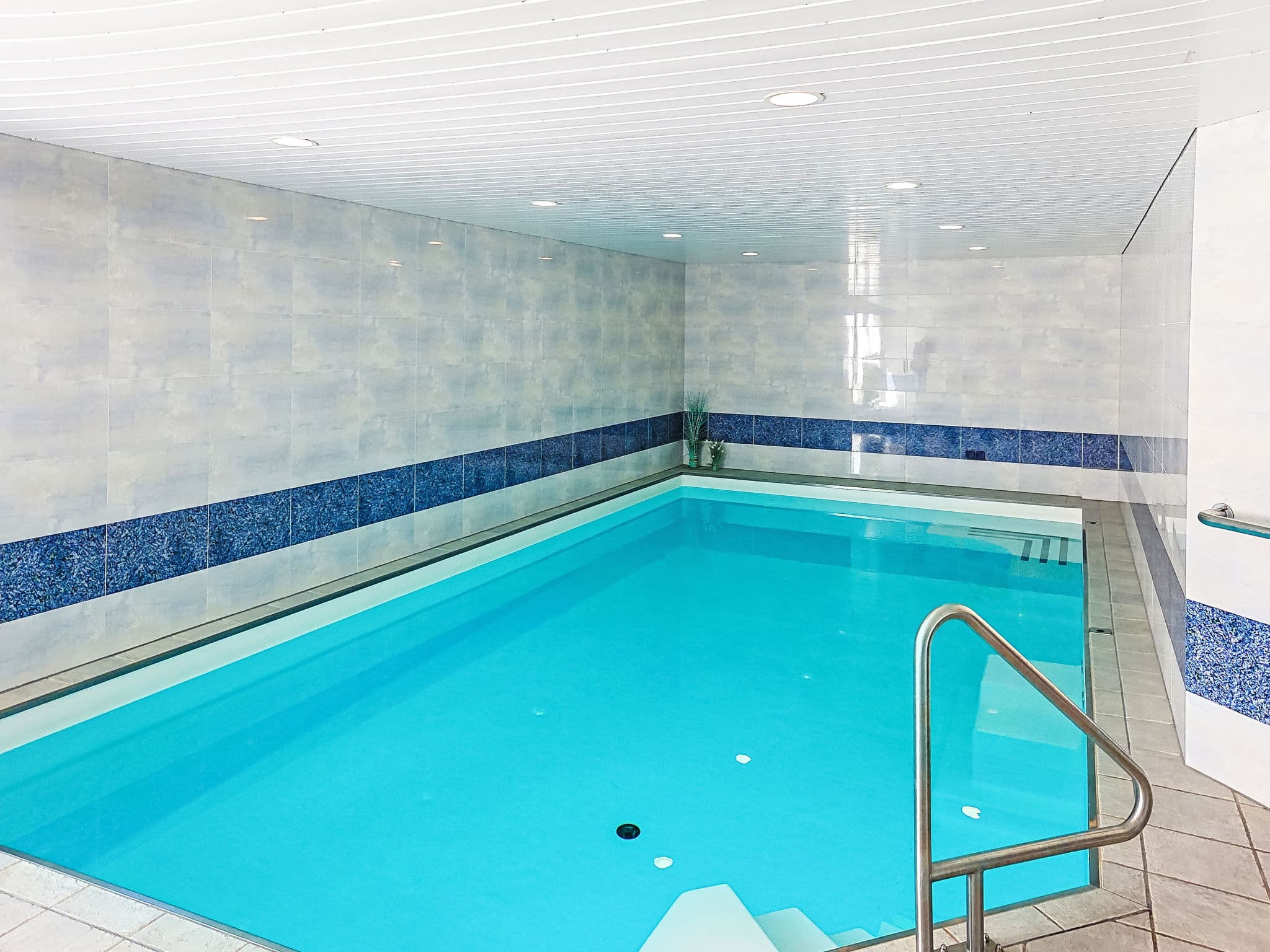 Pool Indoor