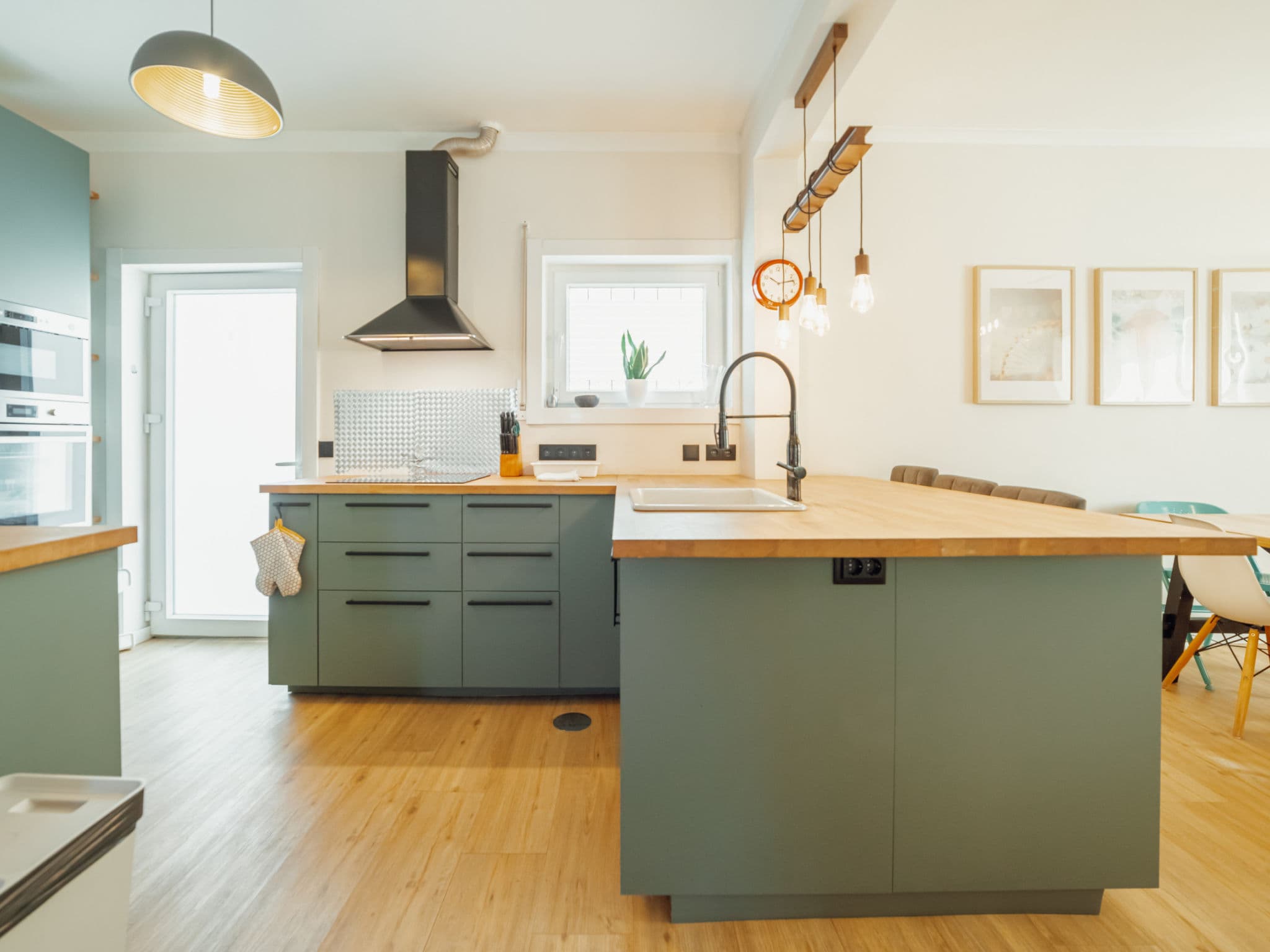 Kitchen / Dining Room