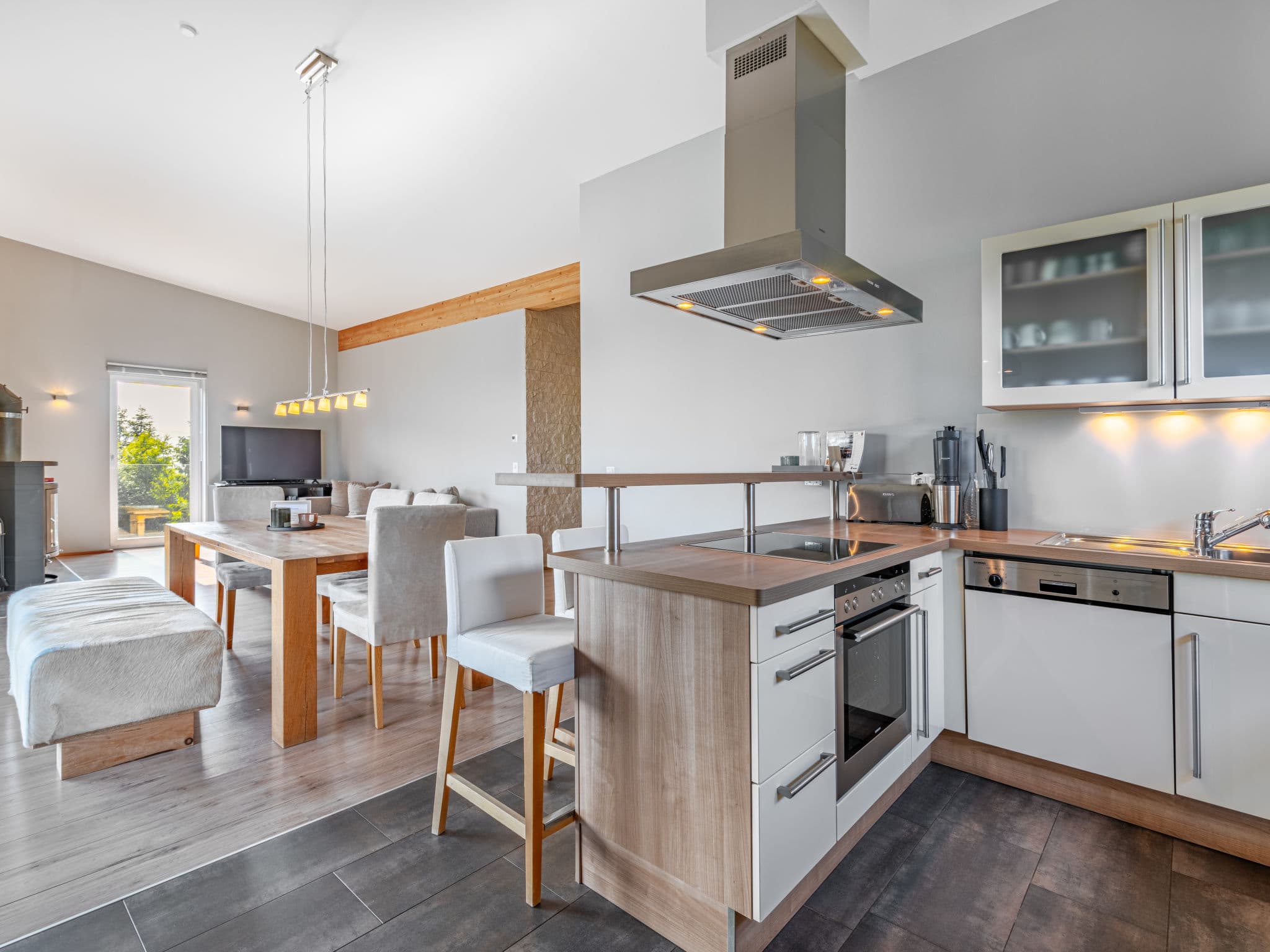 Kitchen / Dining Room