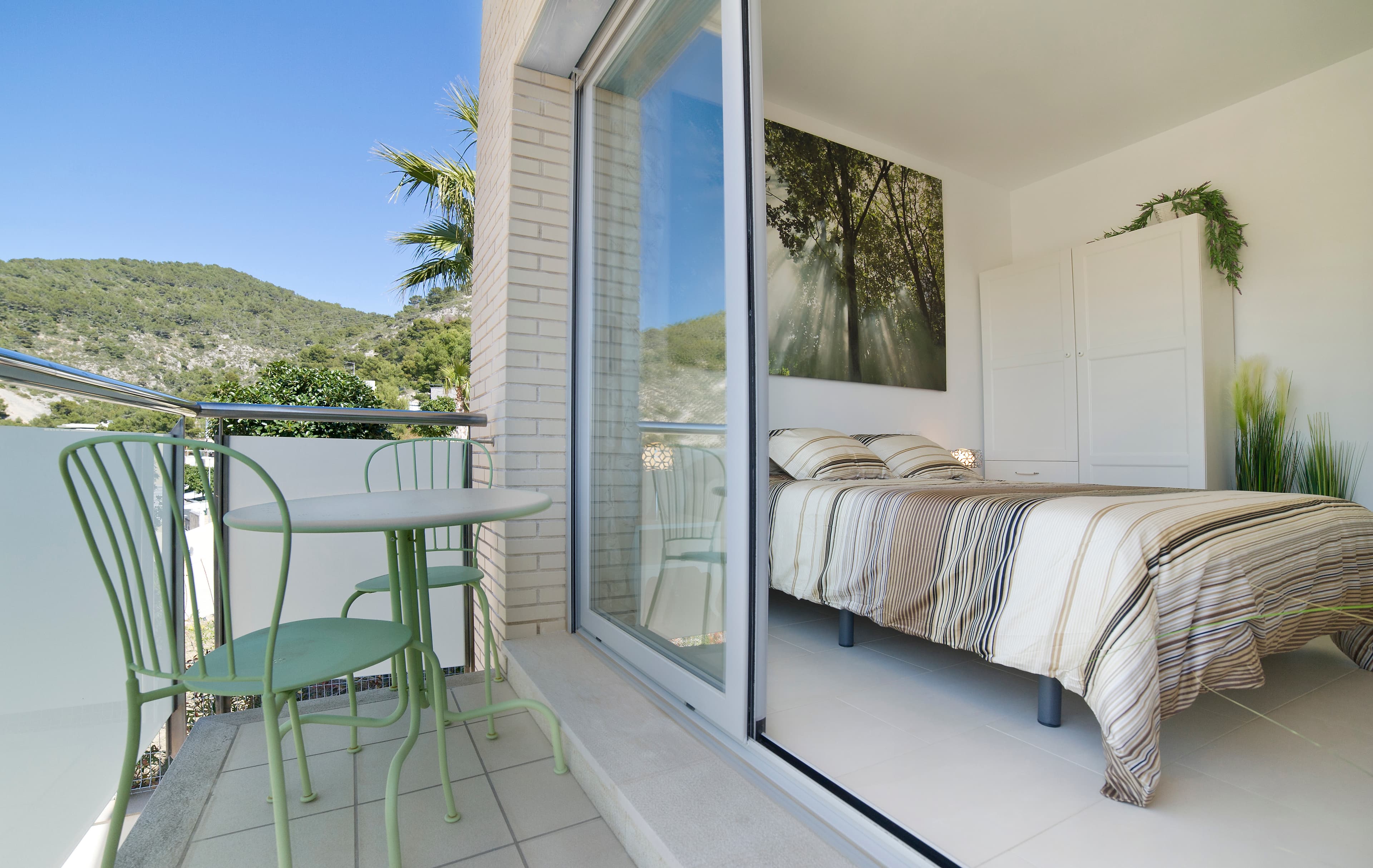 Balcon y dormitorio 1