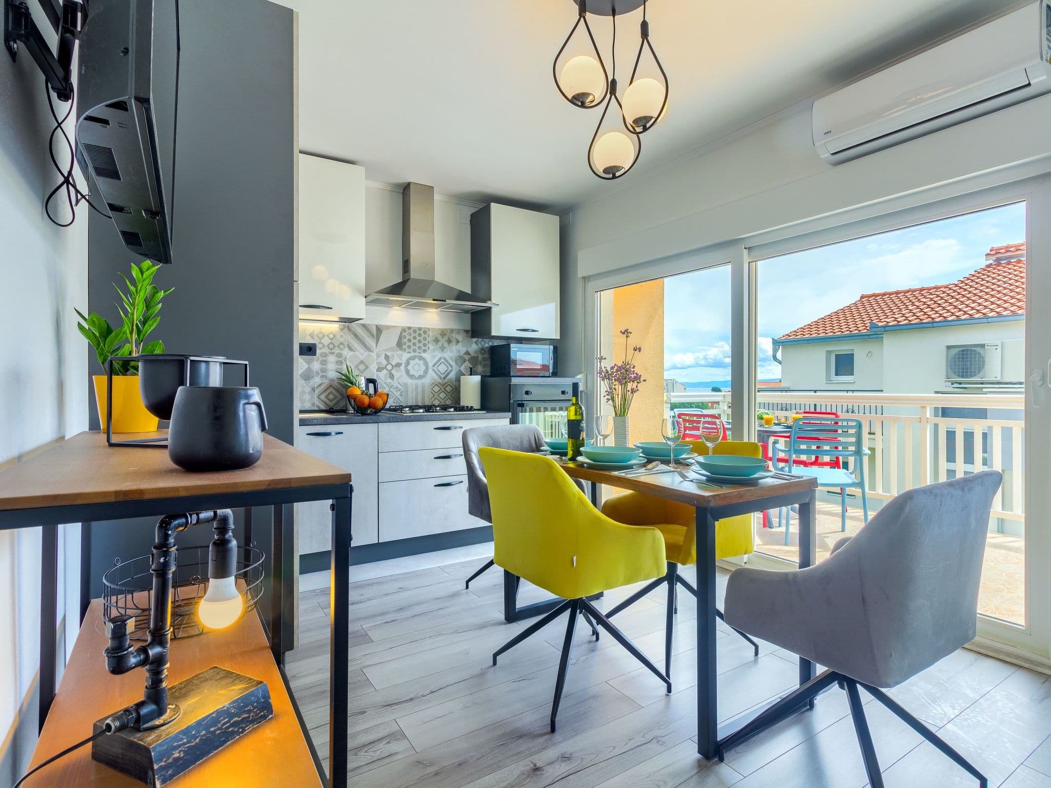 Kitchen / Dining Room