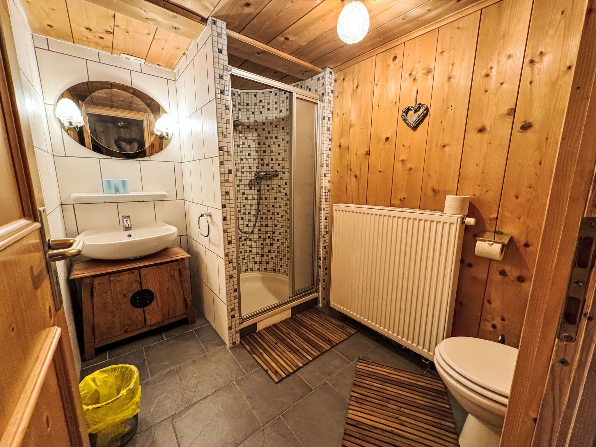 Bathroom / Wellness