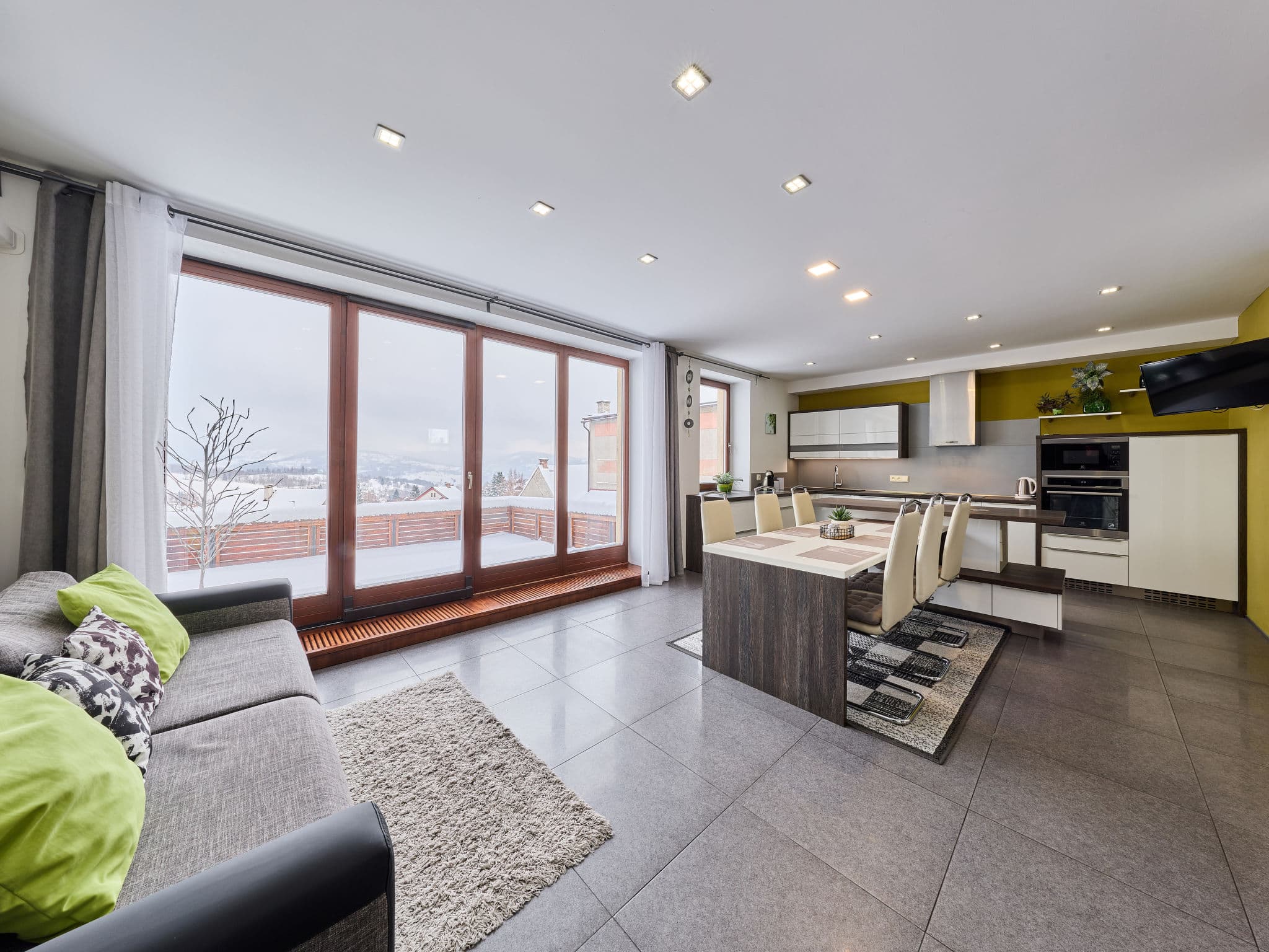 Kitchen / Dining Room