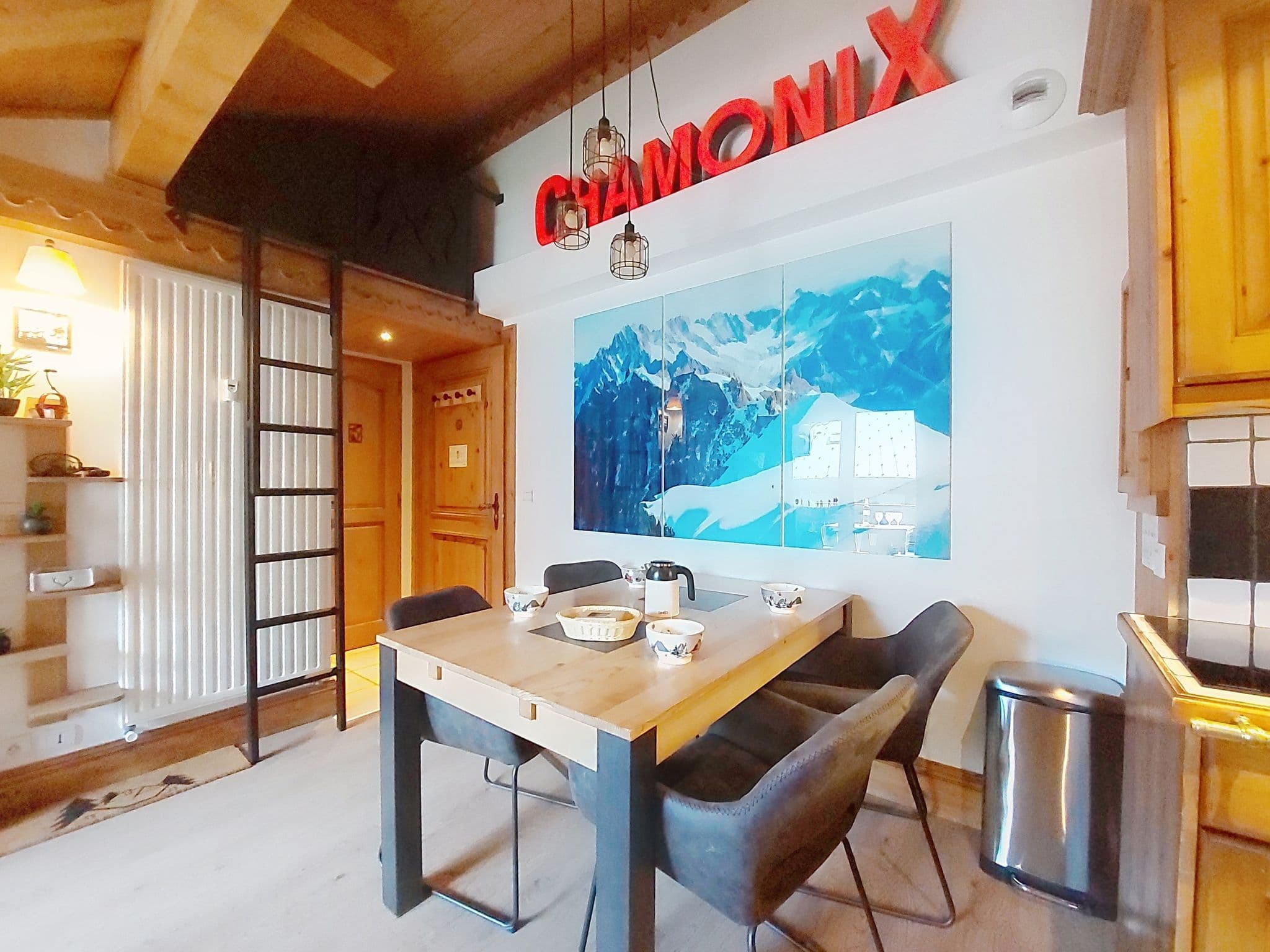 Kitchen / Dining Room